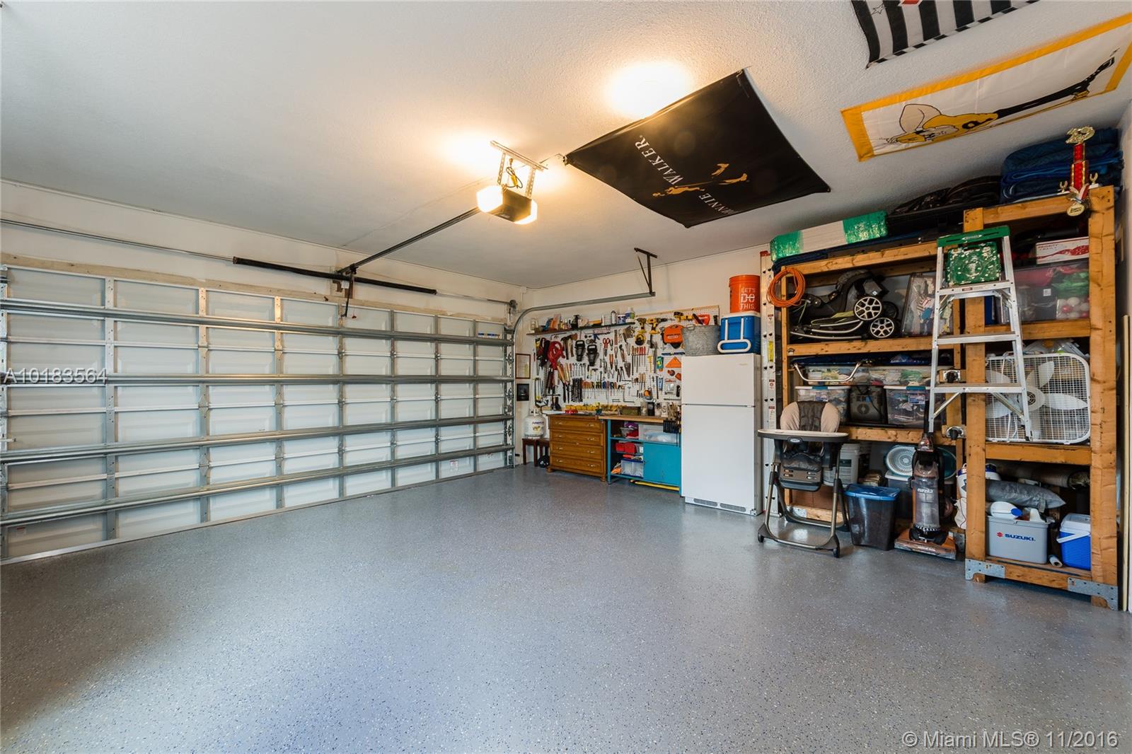 28 54 40 DARLINGTON MANOR - Residential