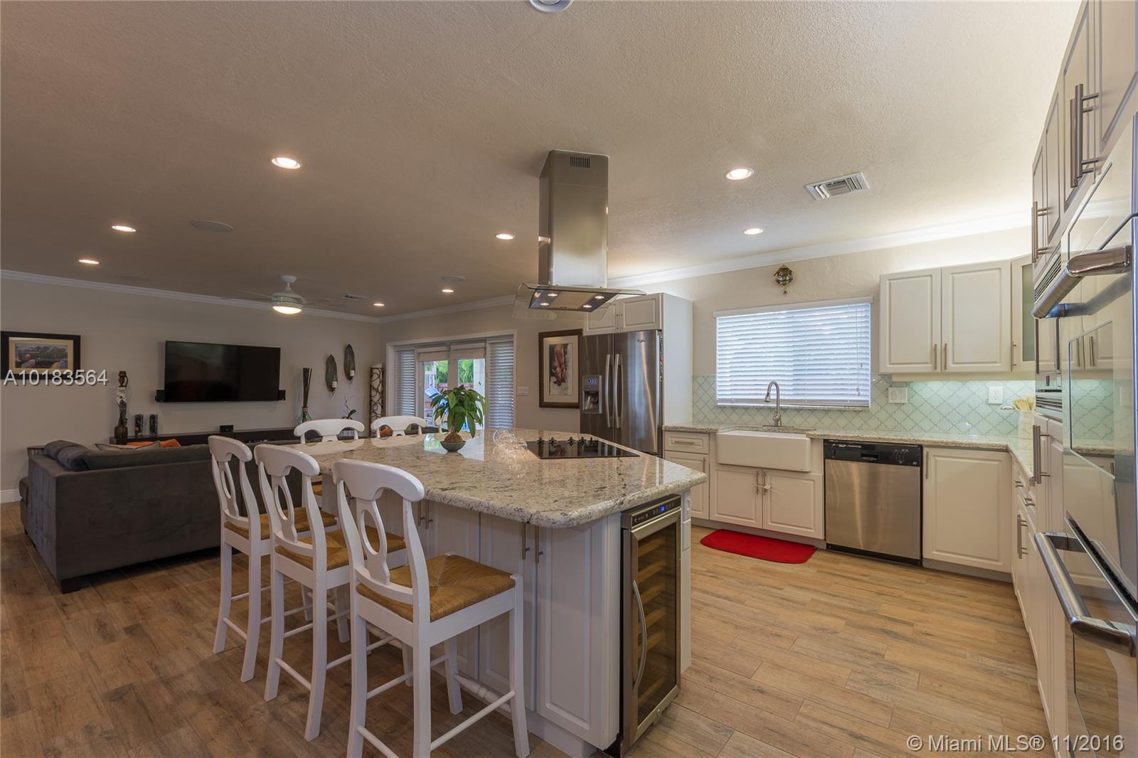 28 54 40 DARLINGTON MANOR - Residential