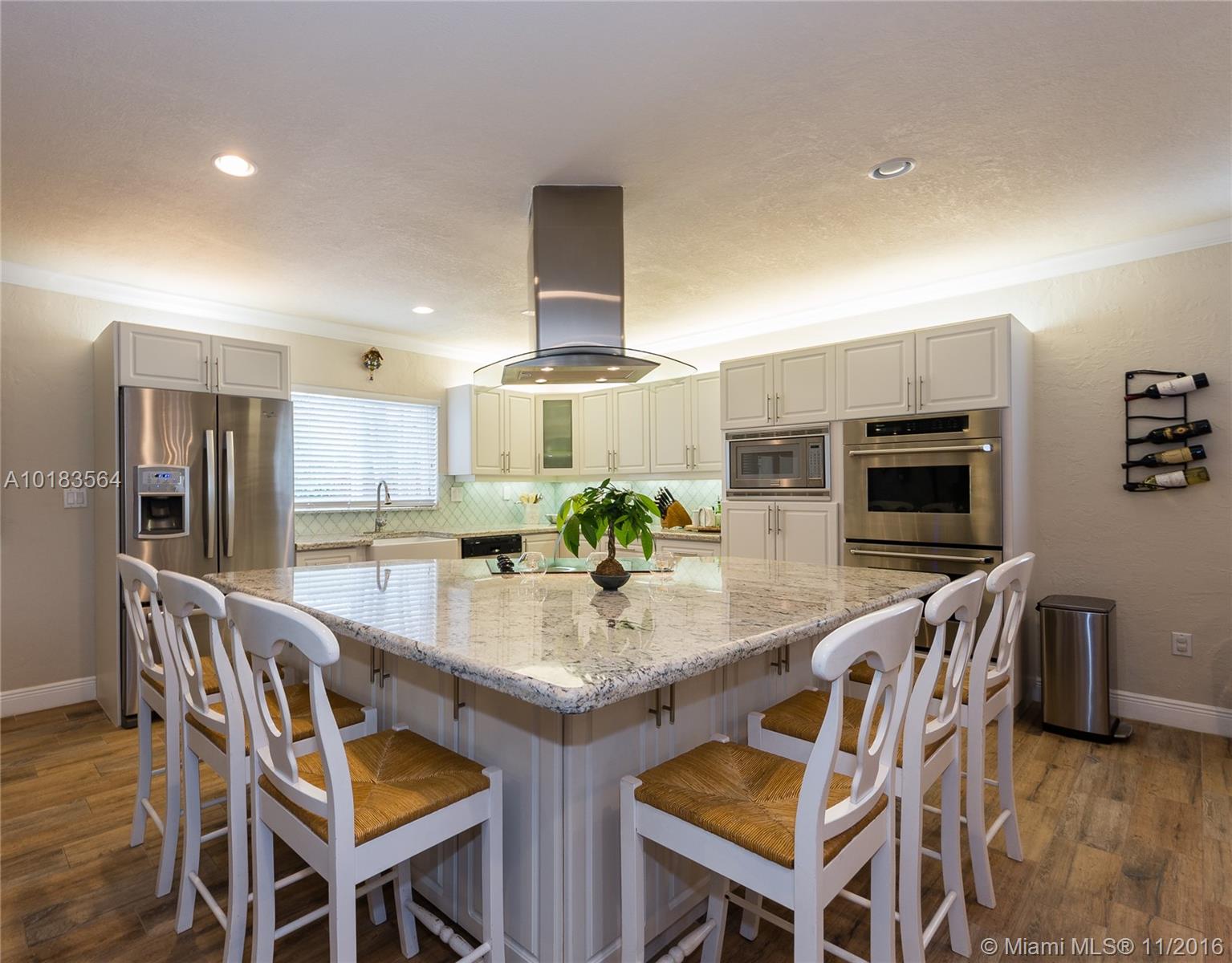 28 54 40 DARLINGTON MANOR - Residential