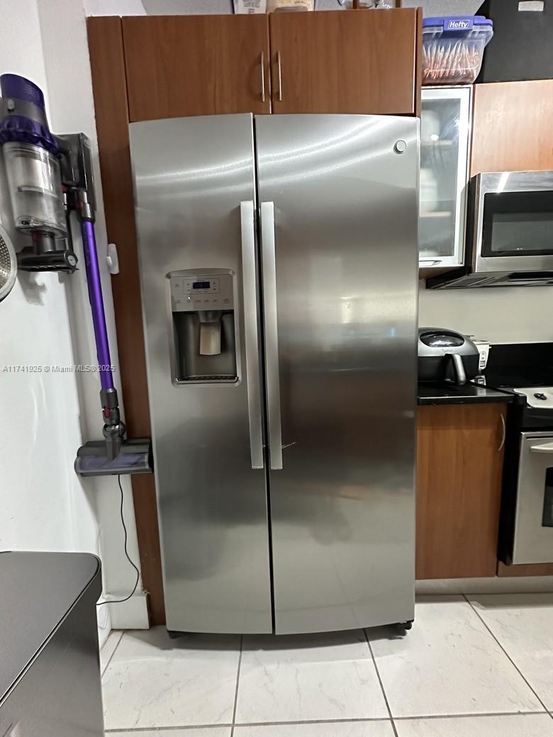 VENTURE AT AVENTURA WEST - Residential