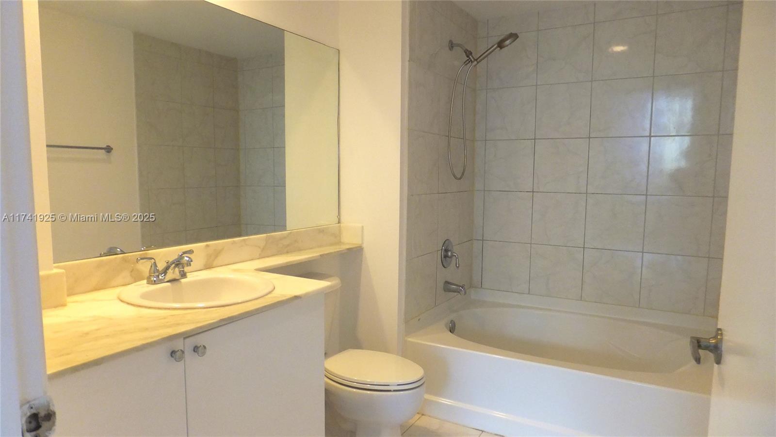 VENTURE AT AVENTURA WEST - Residential