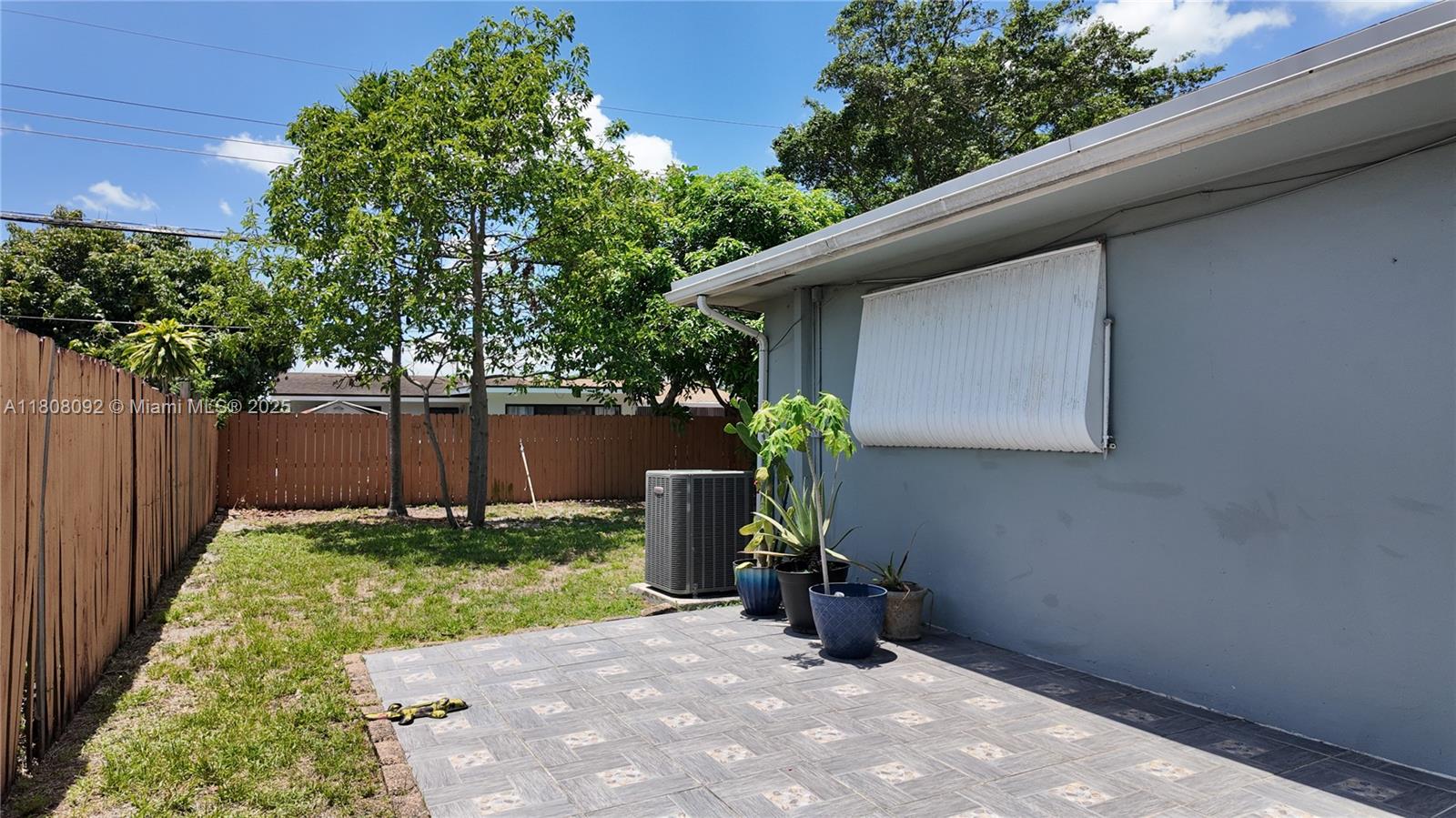 8160 Taft St, Pembroke Pines, Miami-Dade County, Florida - 3 Bedrooms  
3 Bathrooms - 
