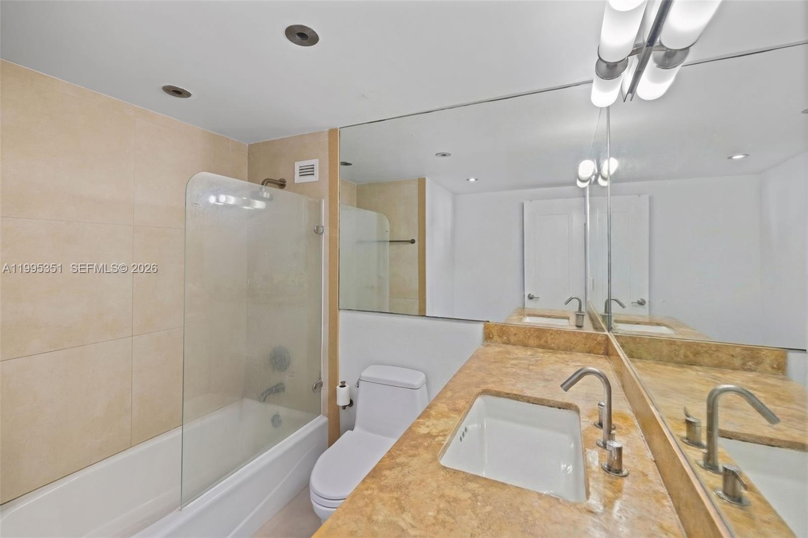 MIRADOR 1000 CONDO - Residential