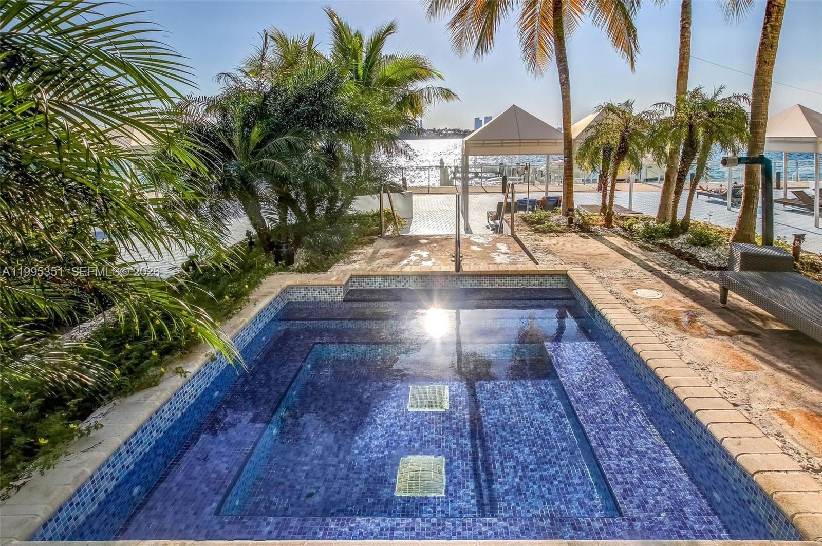 MIRADOR 1000 CONDO - Residential