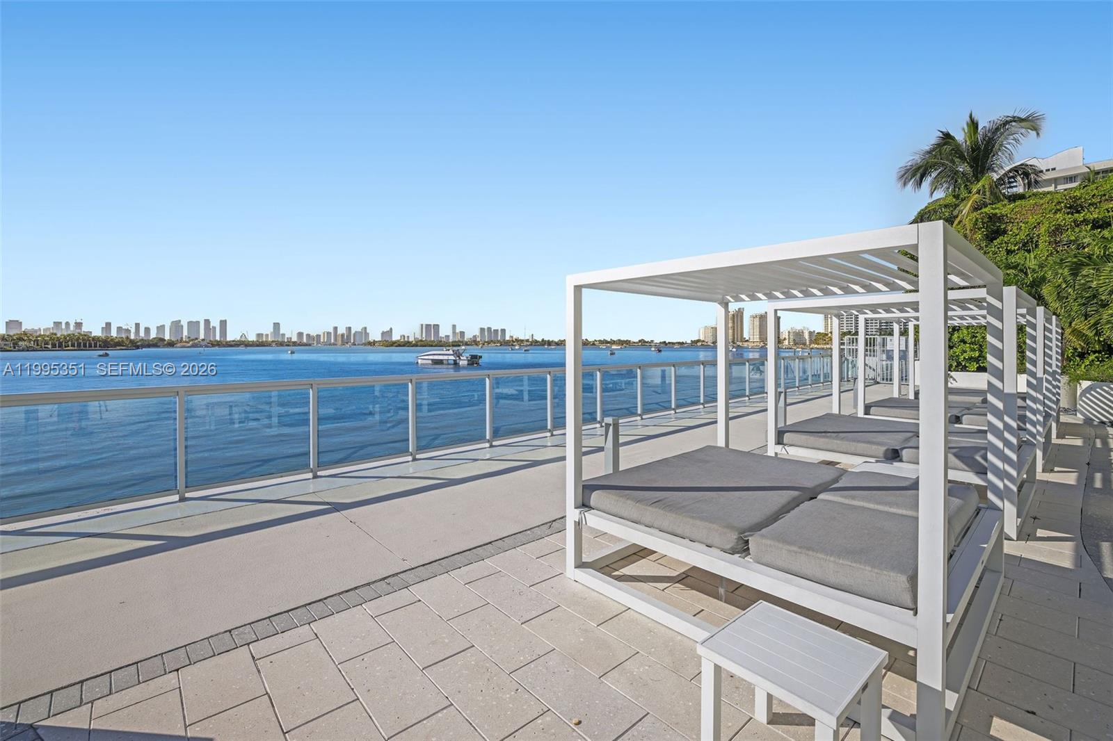MIRADOR 1000 CONDO - Residential