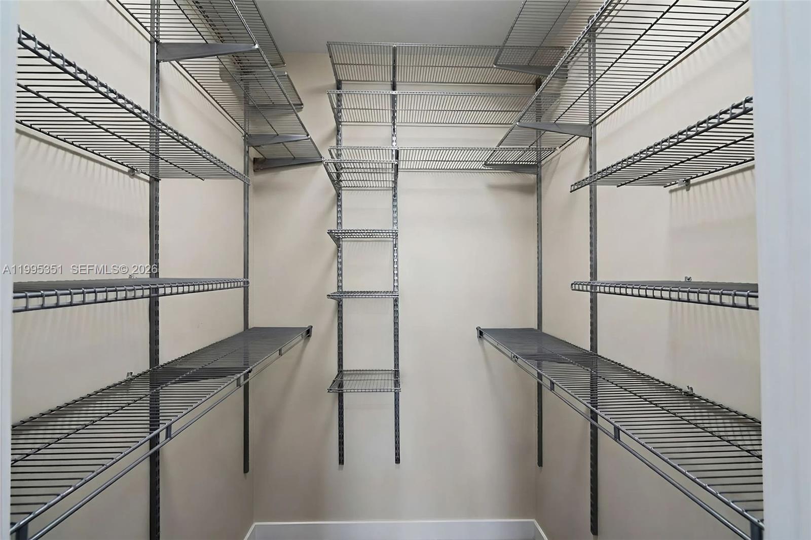 MIRADOR 1000 CONDO - Residential