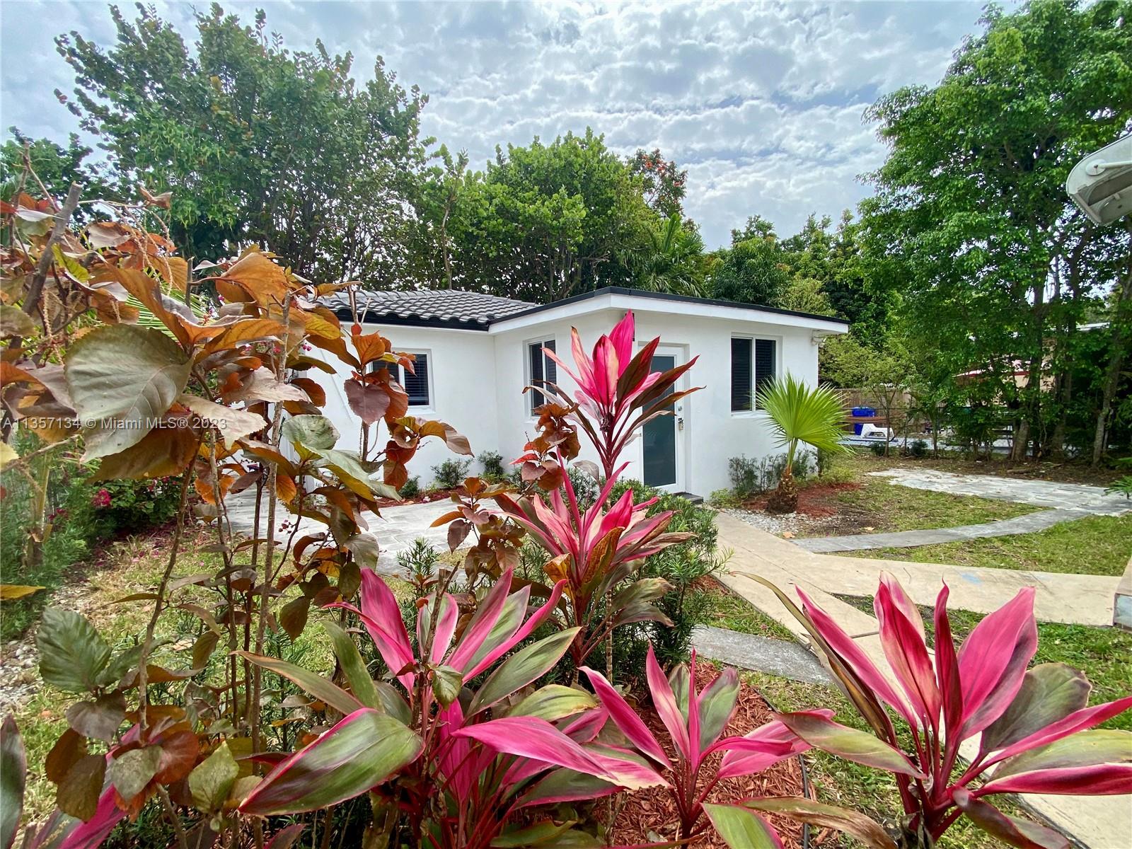 WOODCREST - Residential Lease