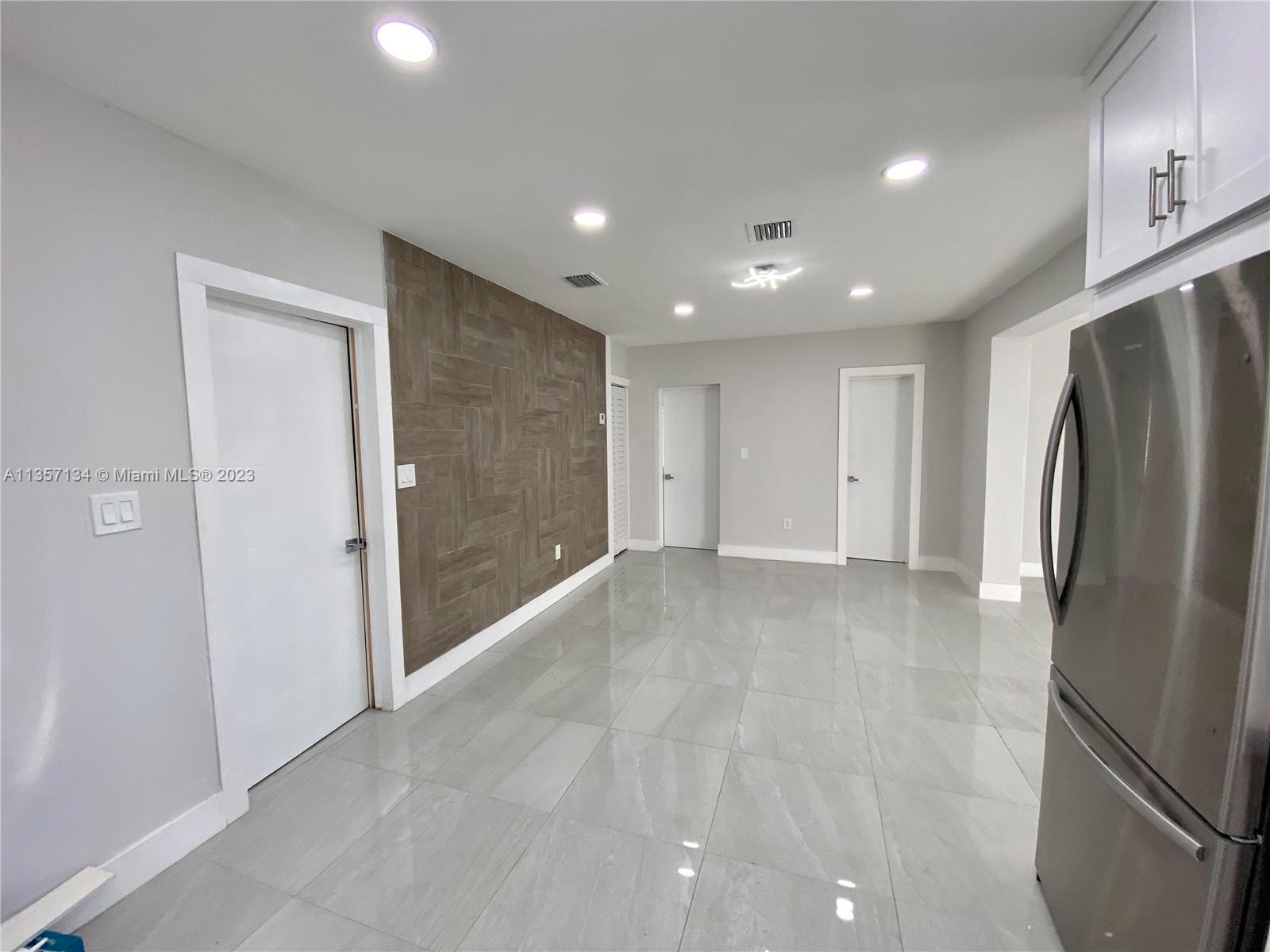 WOODCREST - Residential Lease