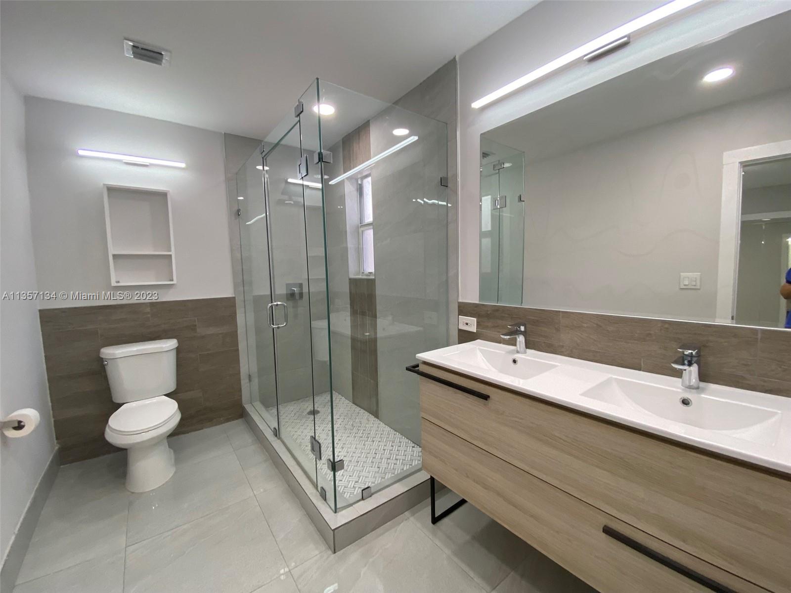WOODCREST - Residential Lease