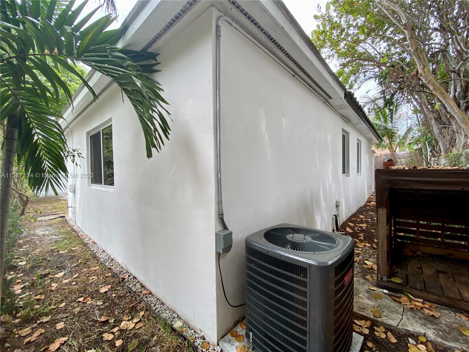 WOODCREST - Residential Lease