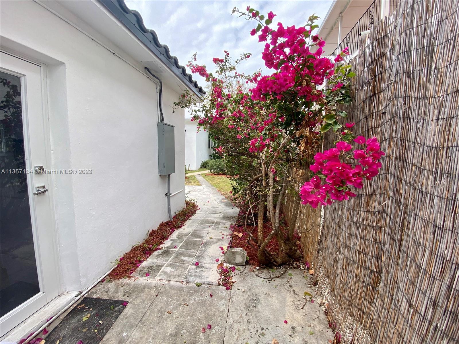WOODCREST - Residential Lease