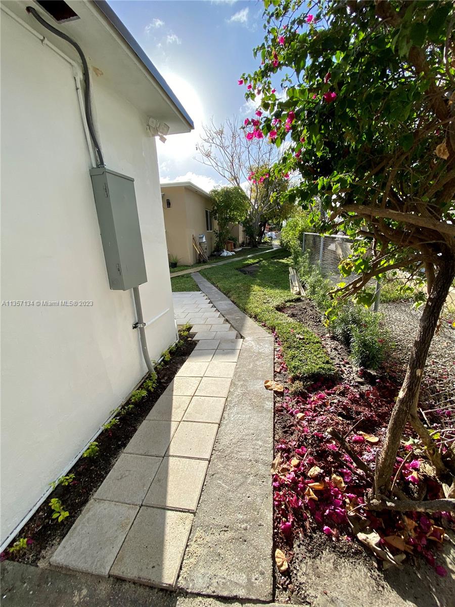 WOODCREST - Residential Lease