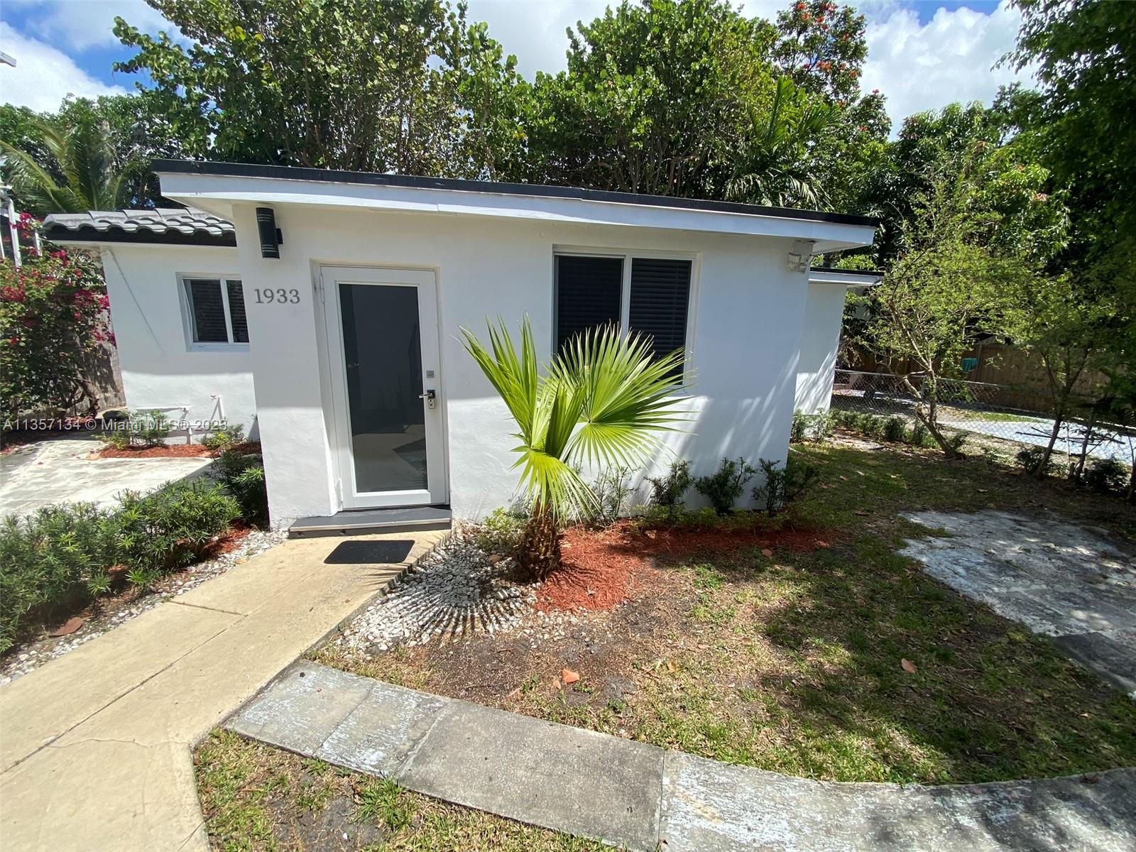 WOODCREST - Residential Lease