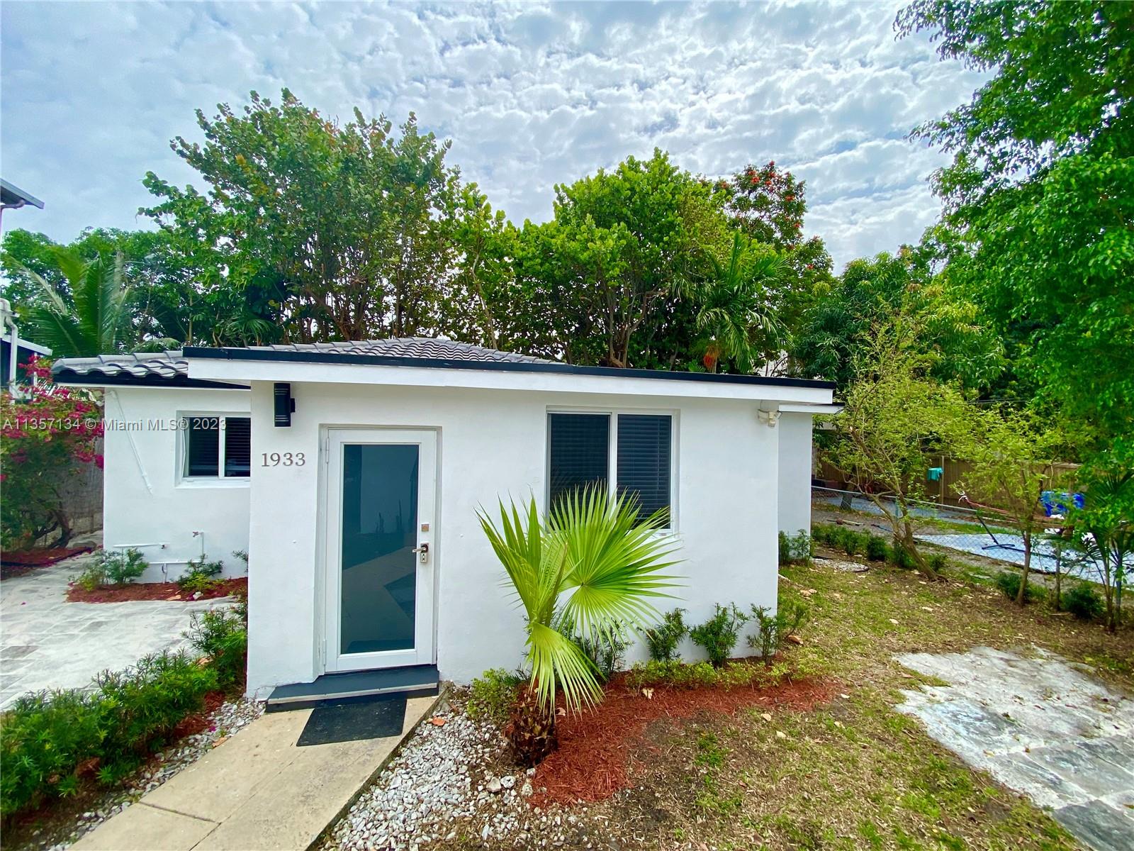 WOODCREST - Residential Lease