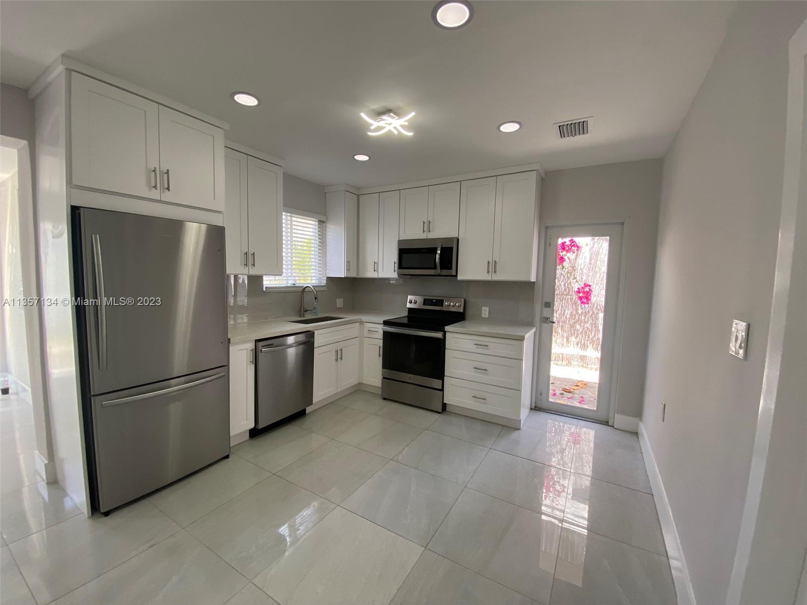 WOODCREST - Residential Lease