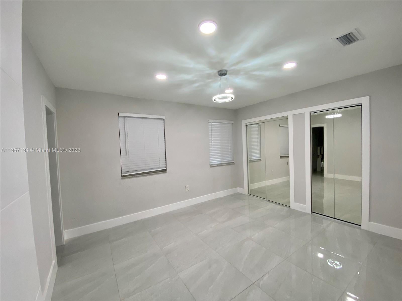 WOODCREST - Residential Lease