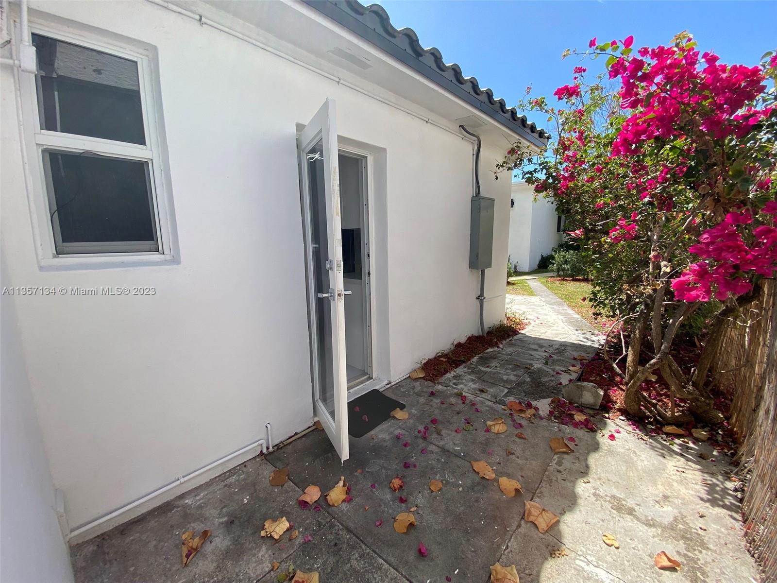 WOODCREST - Residential Lease