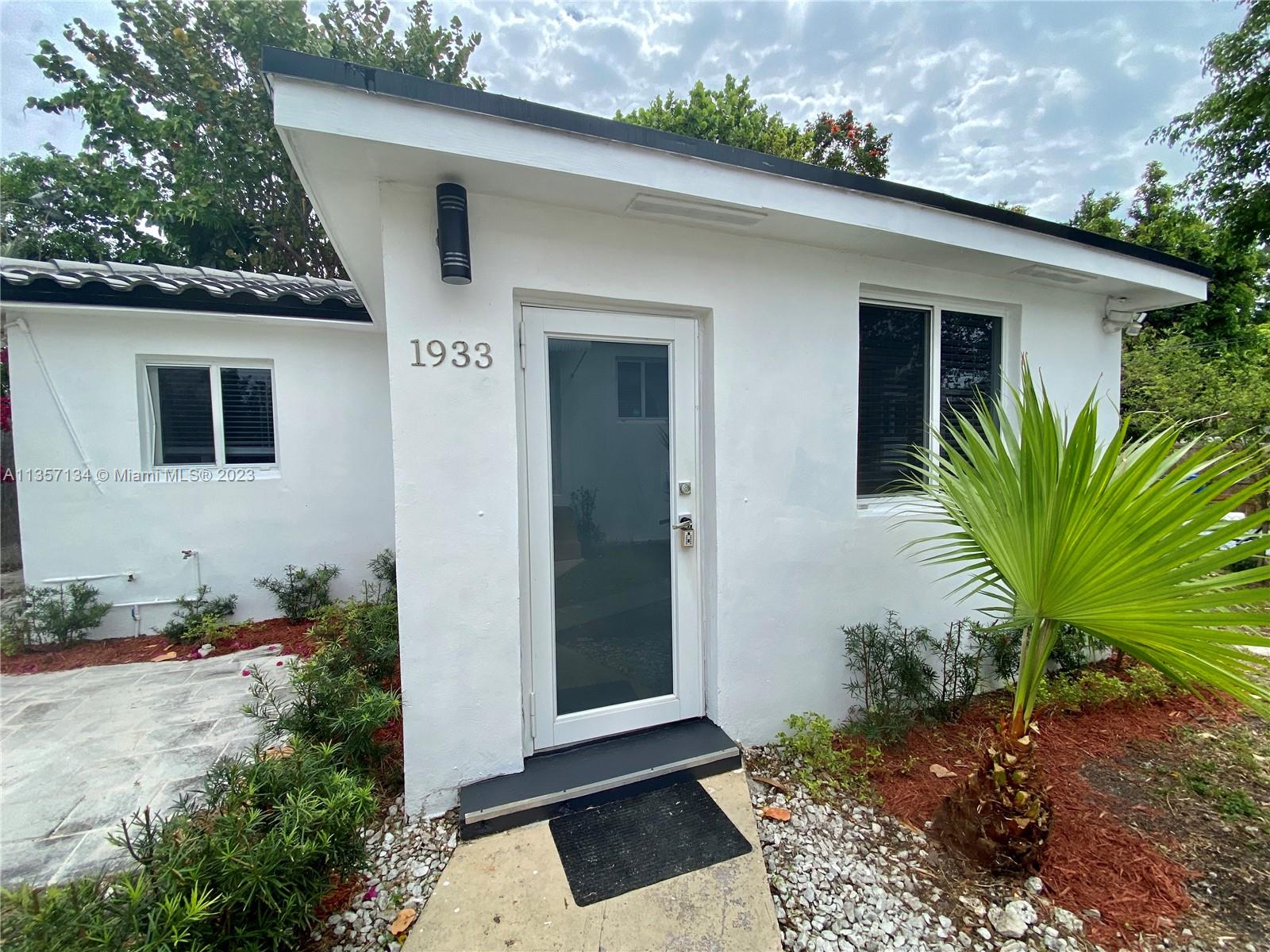 WOODCREST - Residential Lease