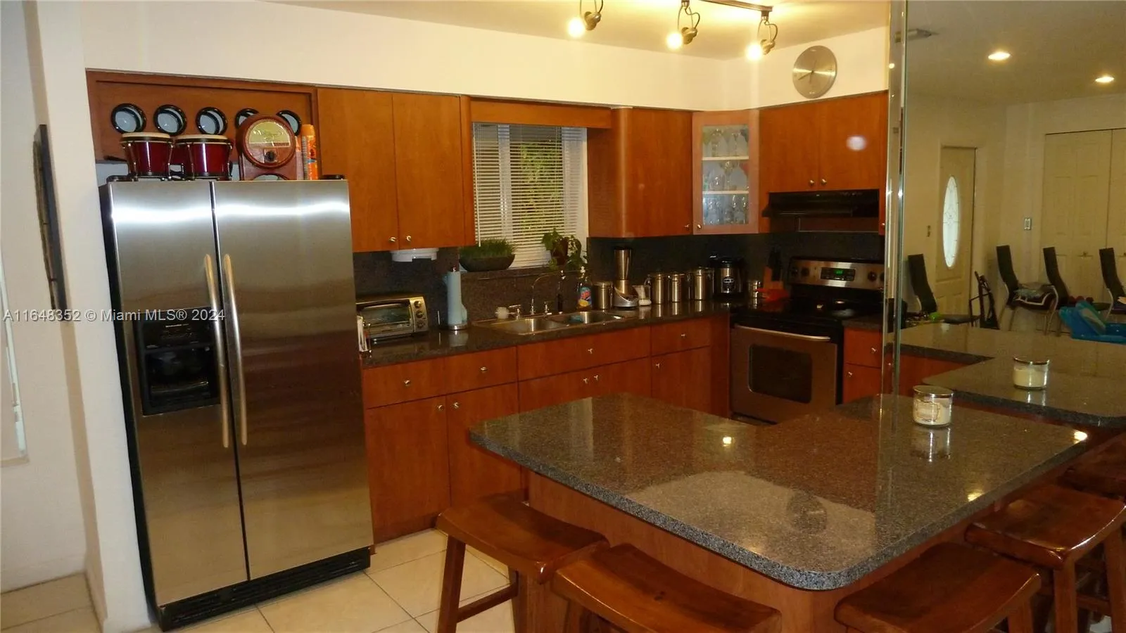 Pembroke Pines, Florida 33023, United States, 2 Bedrooms Bedrooms, ,1 BathroomBathrooms,Residential,Pending,46256