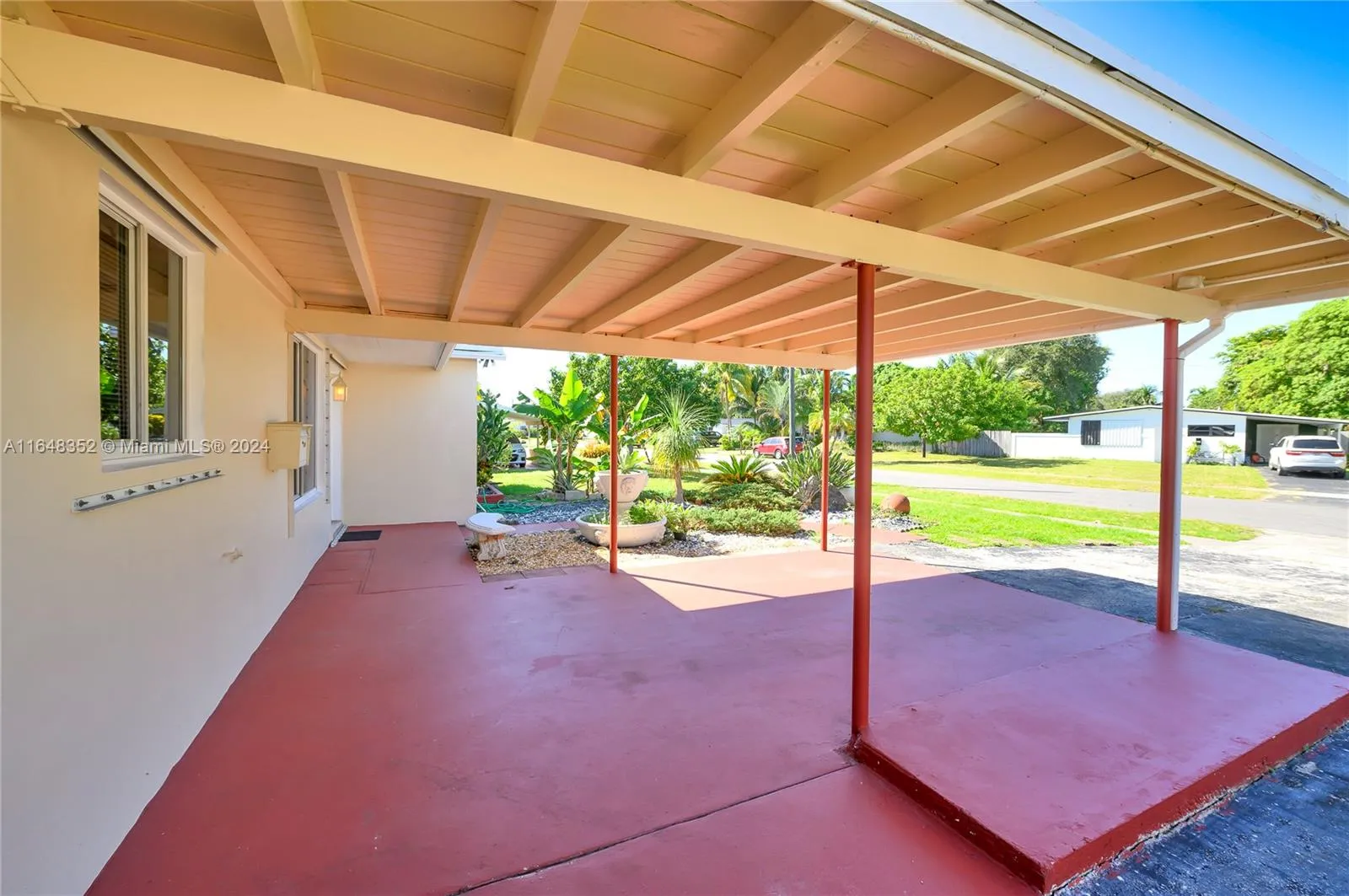 Pembroke Pines, Florida 33023, United States, 2 Bedrooms Bedrooms, ,1 BathroomBathrooms,Residential,Pending,46256