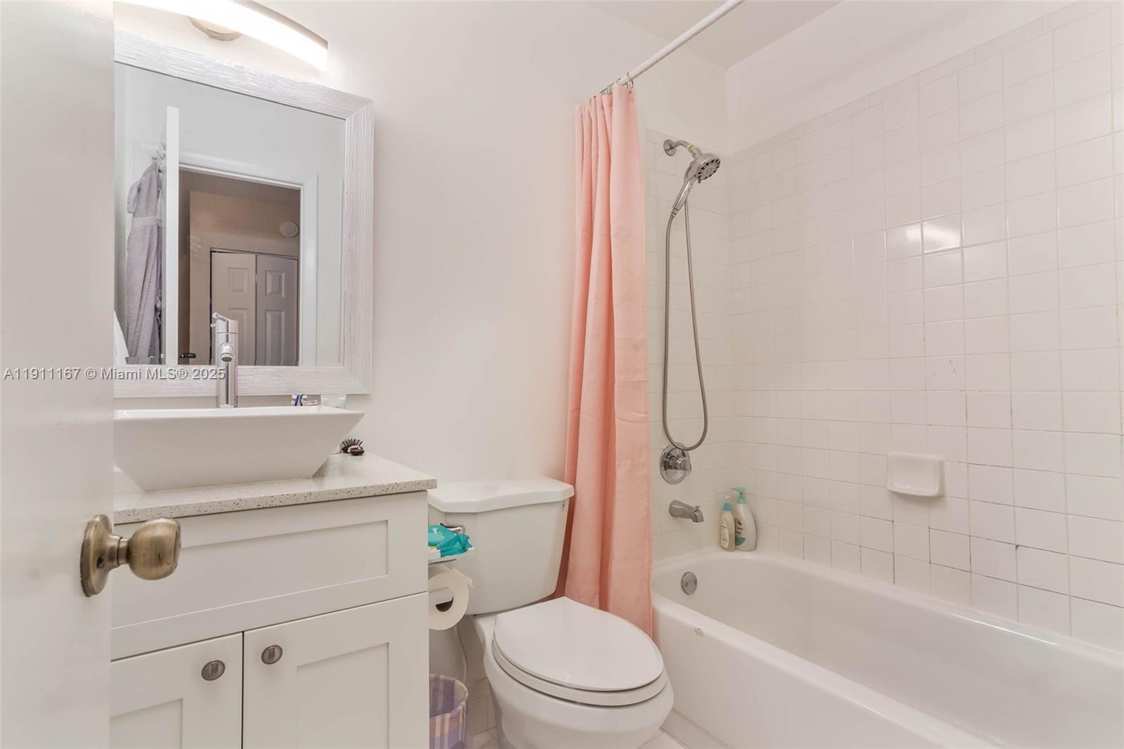 FLAMINGO GARDENS - Residential