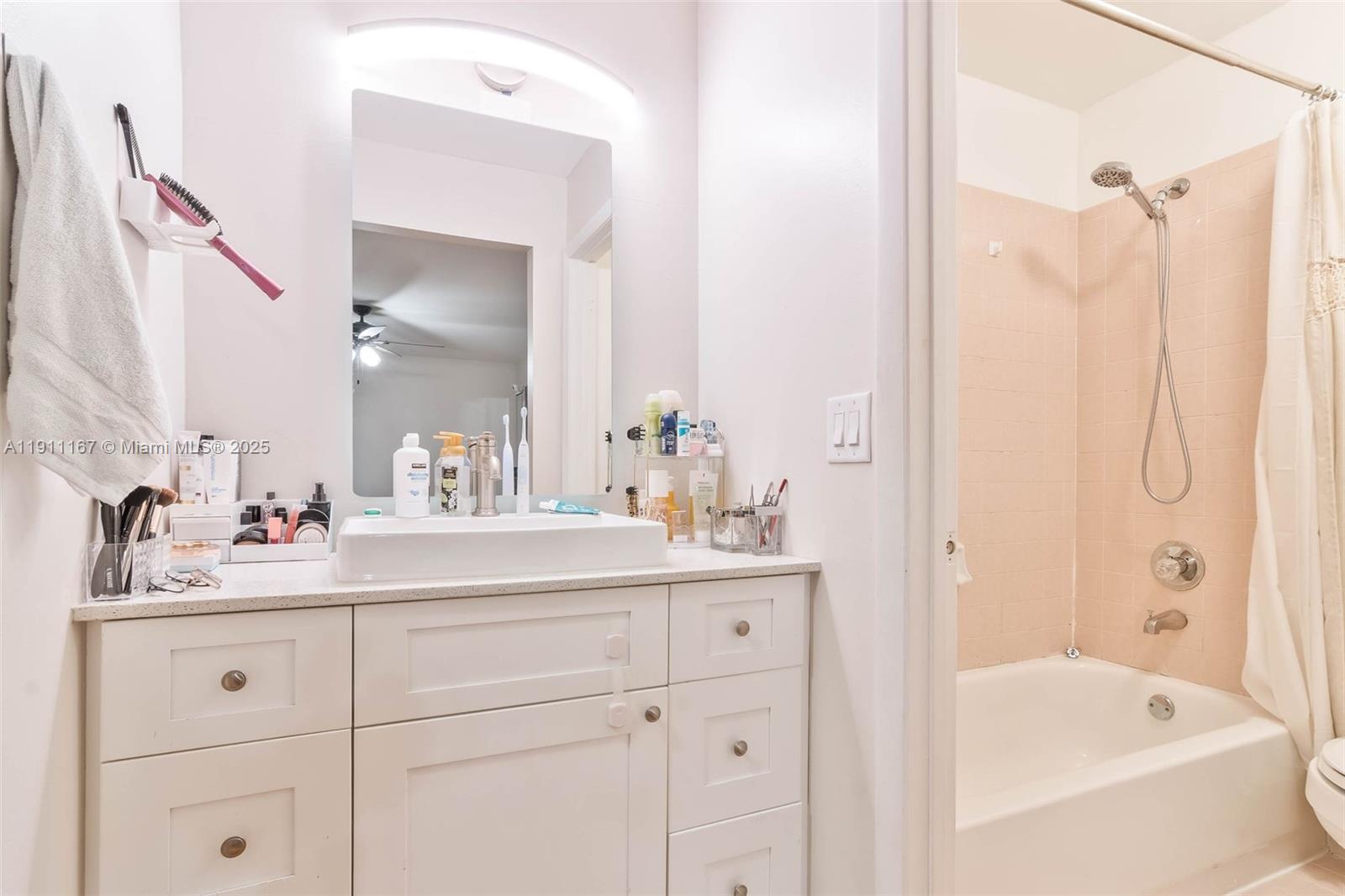 FLAMINGO GARDENS - Residential