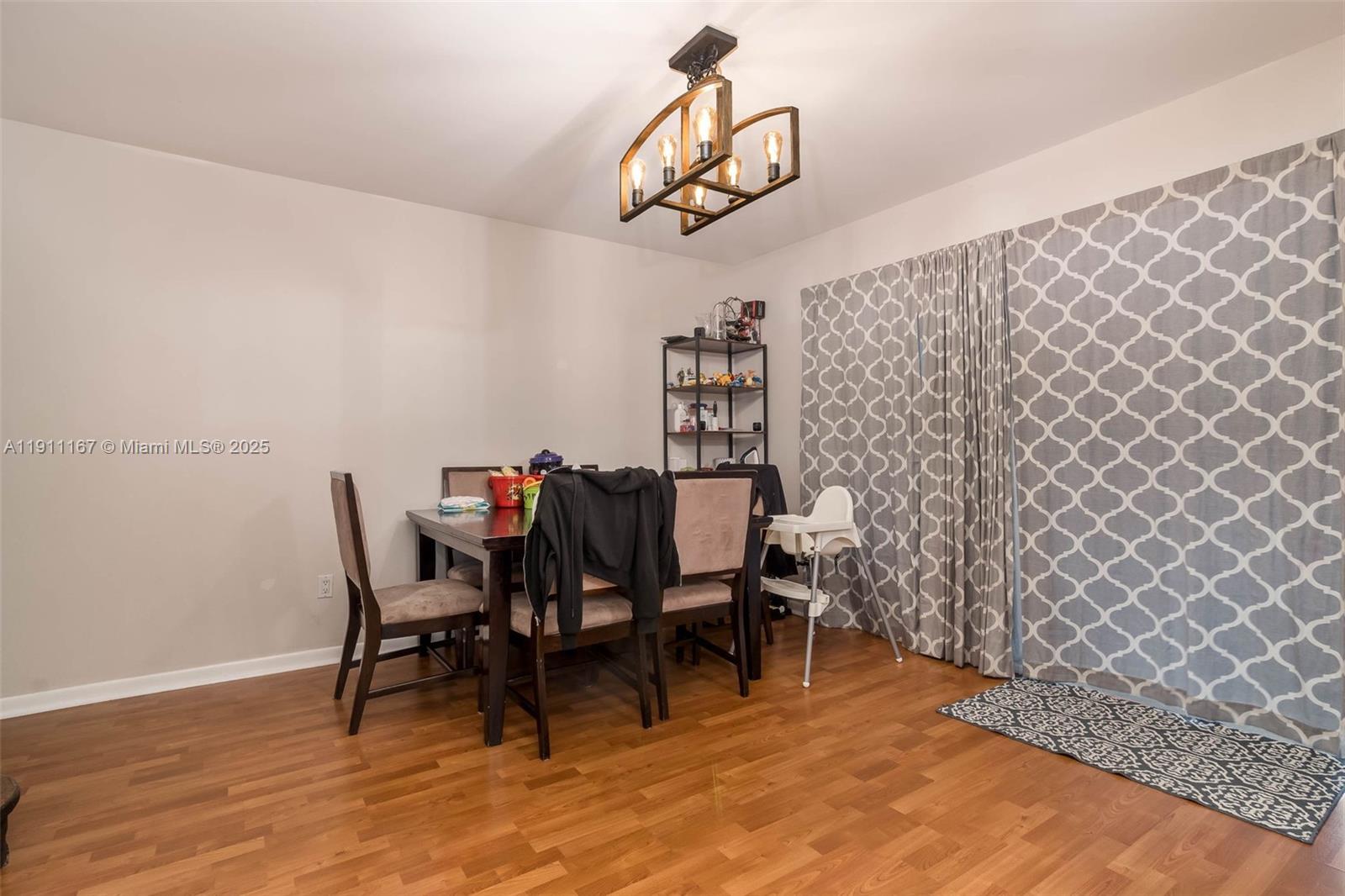 FLAMINGO GARDENS - Residential