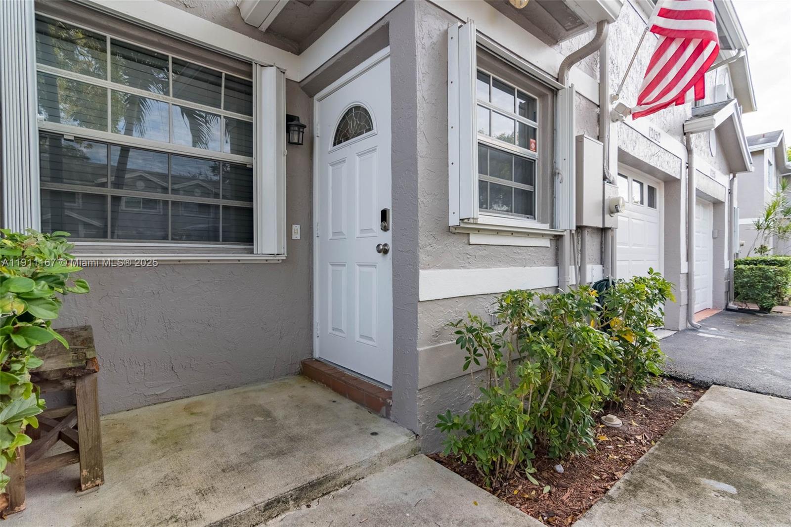 FLAMINGO GARDENS - Residential