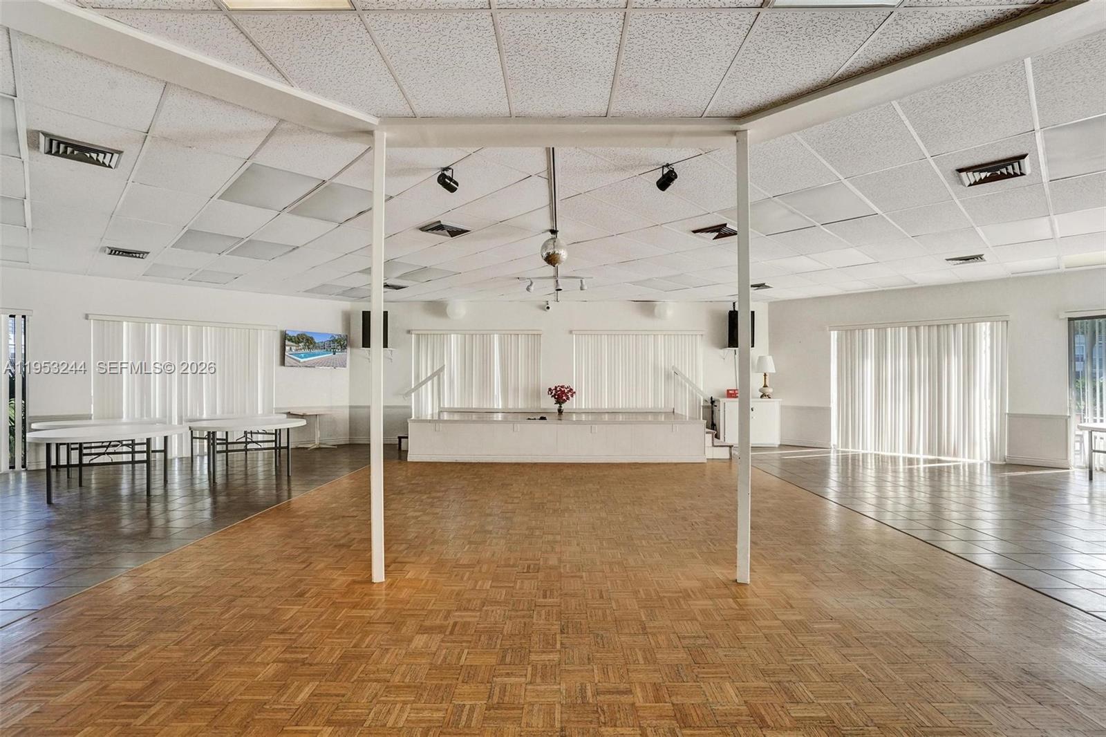 CYPRESS CHASE CONDO NO 2 - Residential