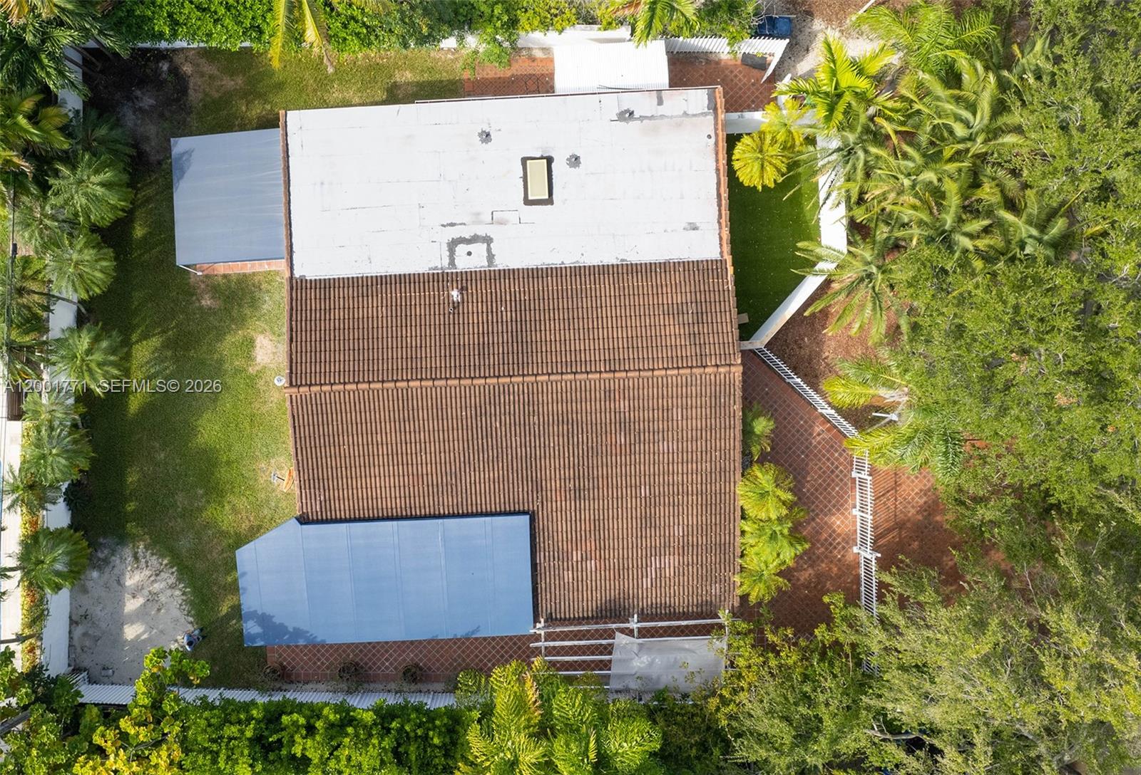 TROPICAL ISLE HOMES SUB - Residential Lease