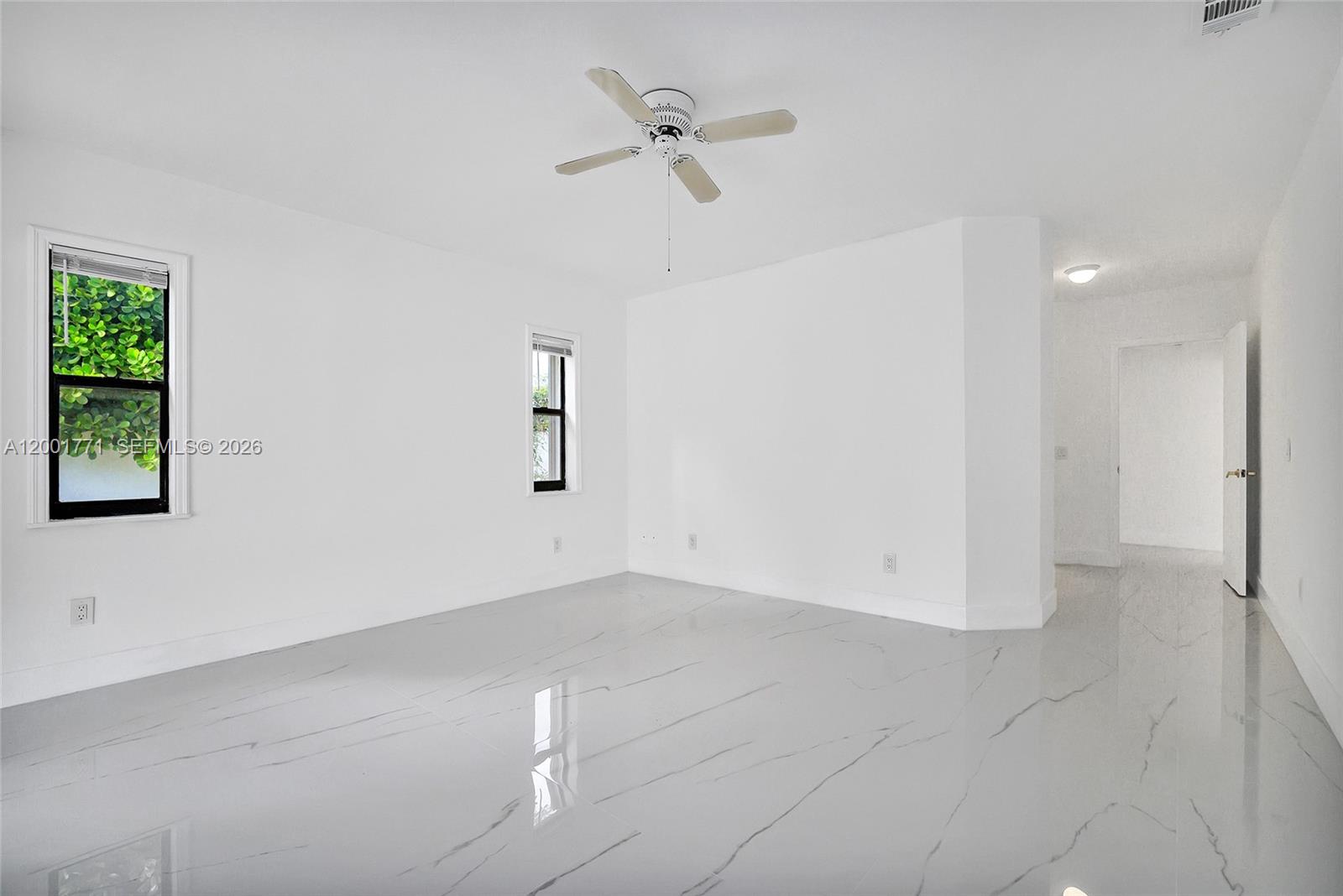 TROPICAL ISLE HOMES SUB - Residential Lease