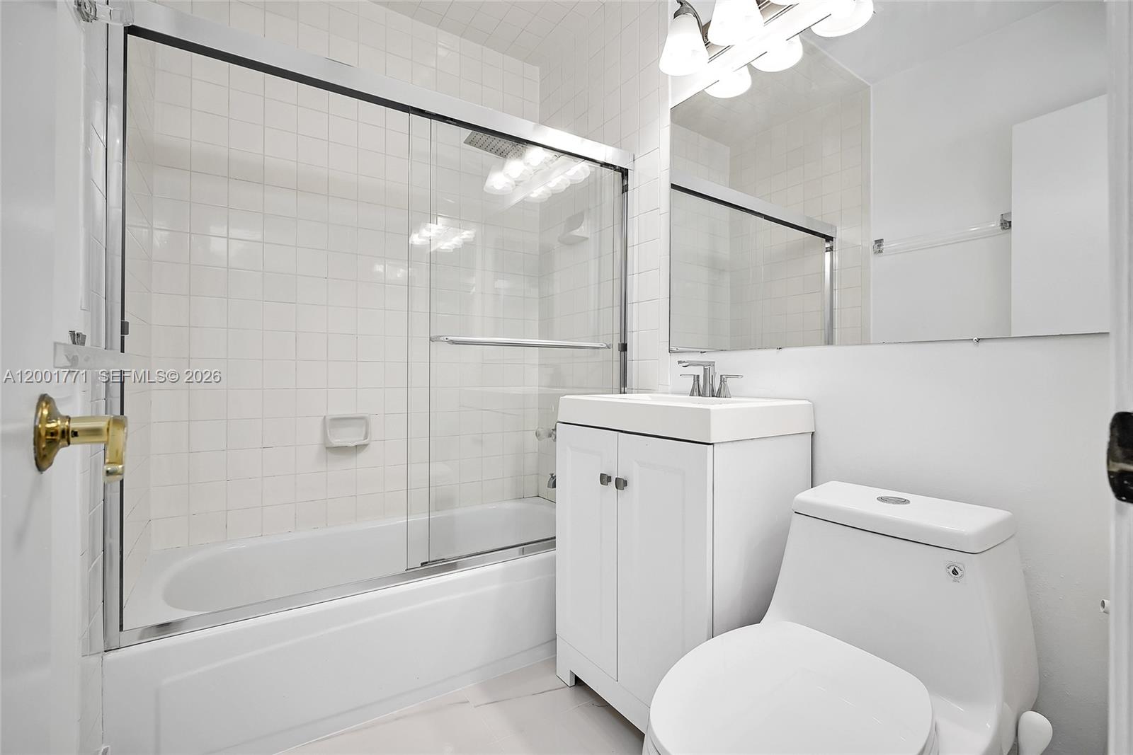 TROPICAL ISLE HOMES SUB - Residential Lease