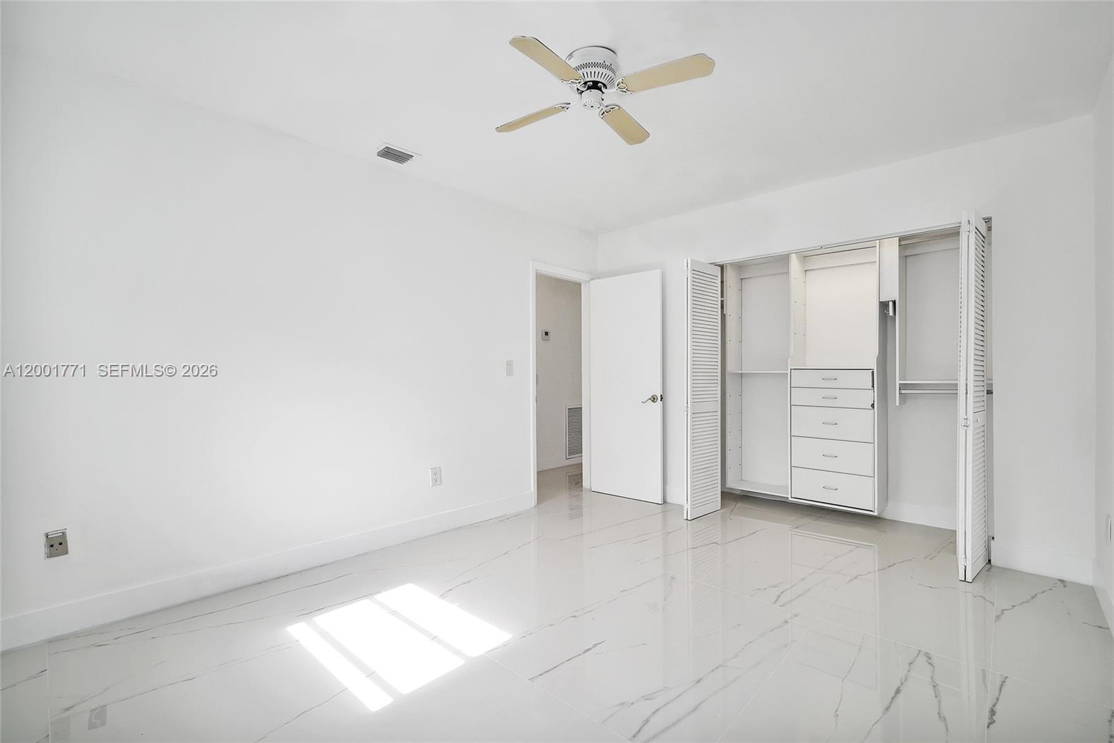 TROPICAL ISLE HOMES SUB - Residential Lease