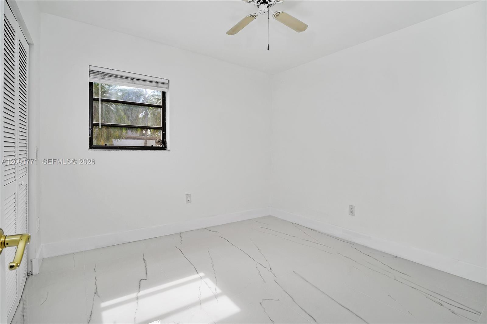 TROPICAL ISLE HOMES SUB - Residential Lease