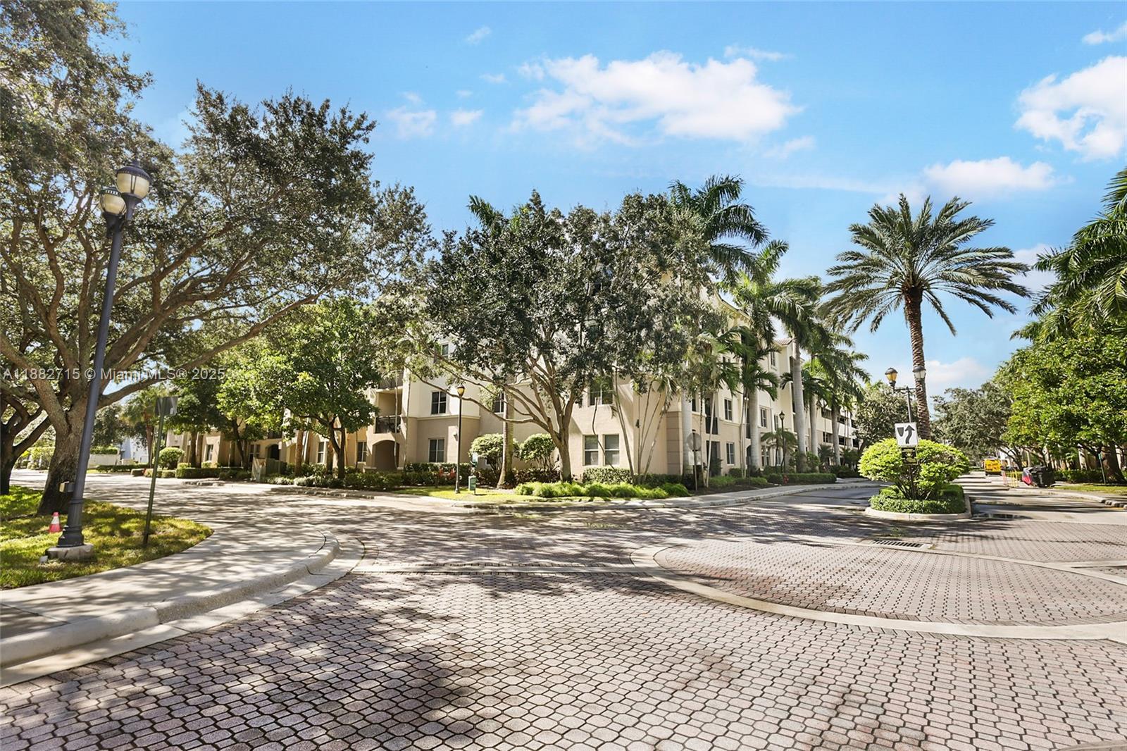 SAN RAPHAEL CONDO - Residential