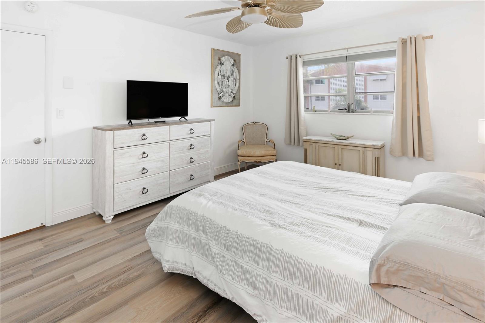 BEVERLY HILLS CONDO NUMBE - Residential