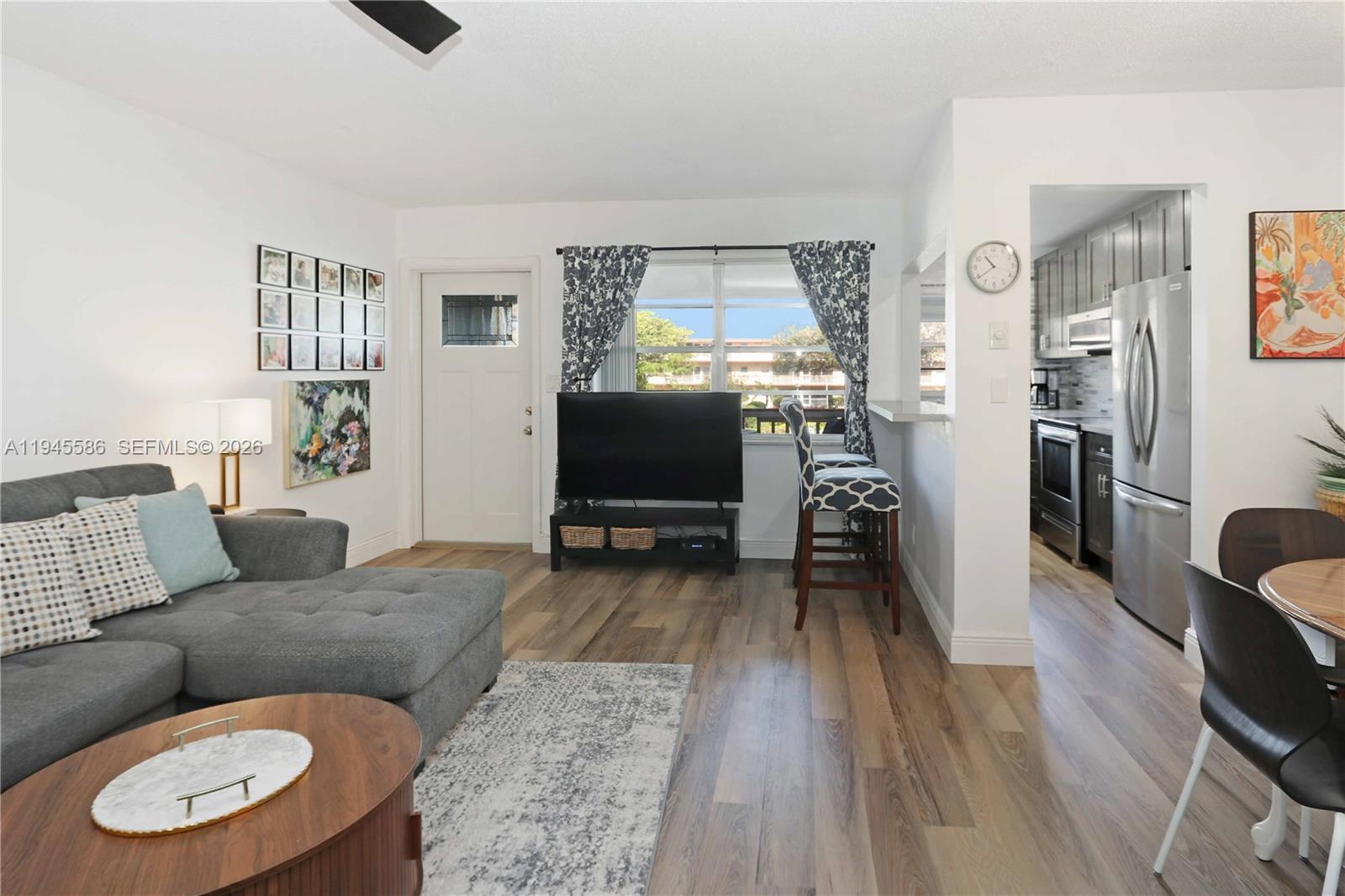 BEVERLY HILLS CONDO NUMBE - Residential