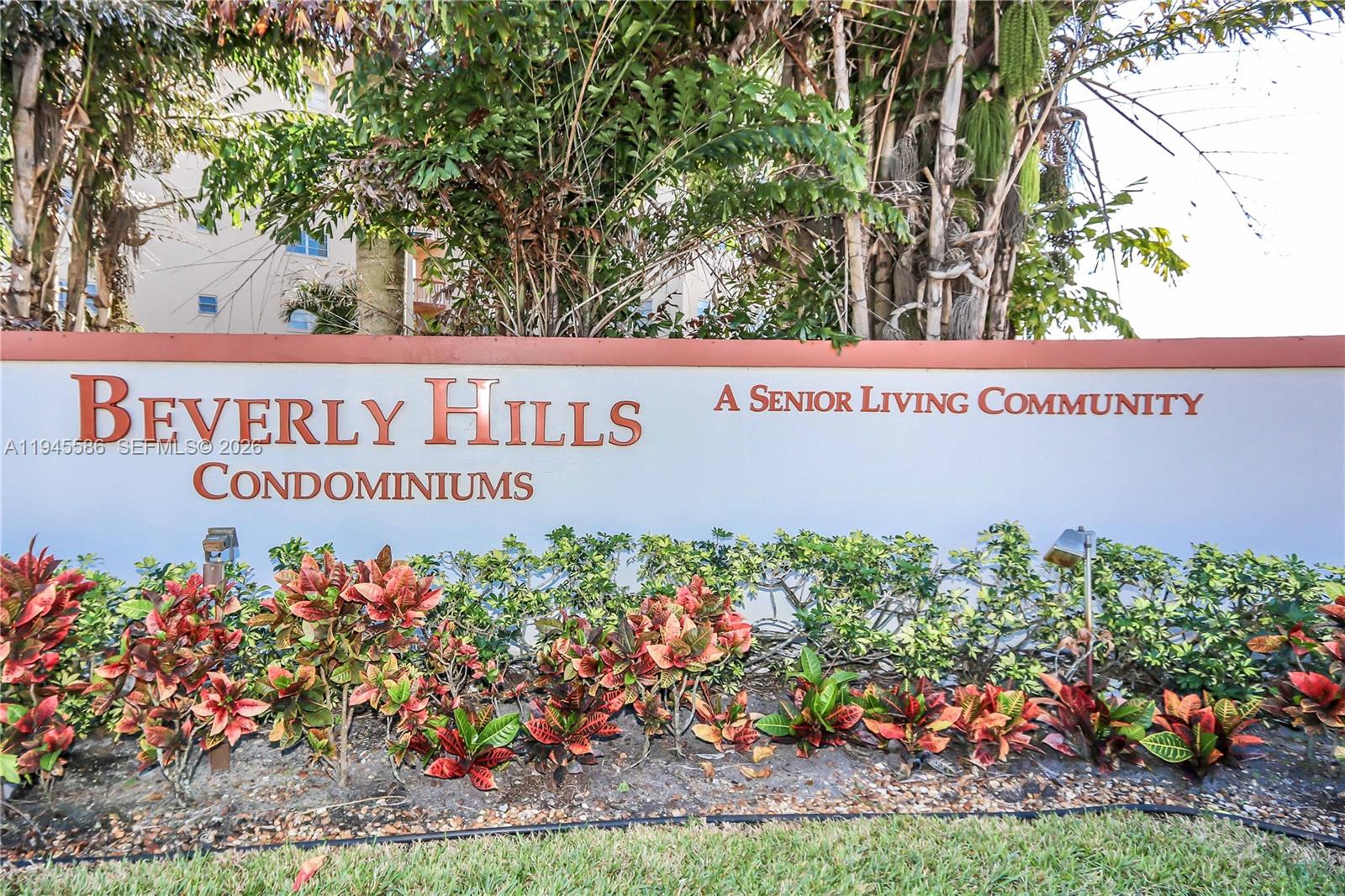 BEVERLY HILLS CONDO NUMBE - Residential