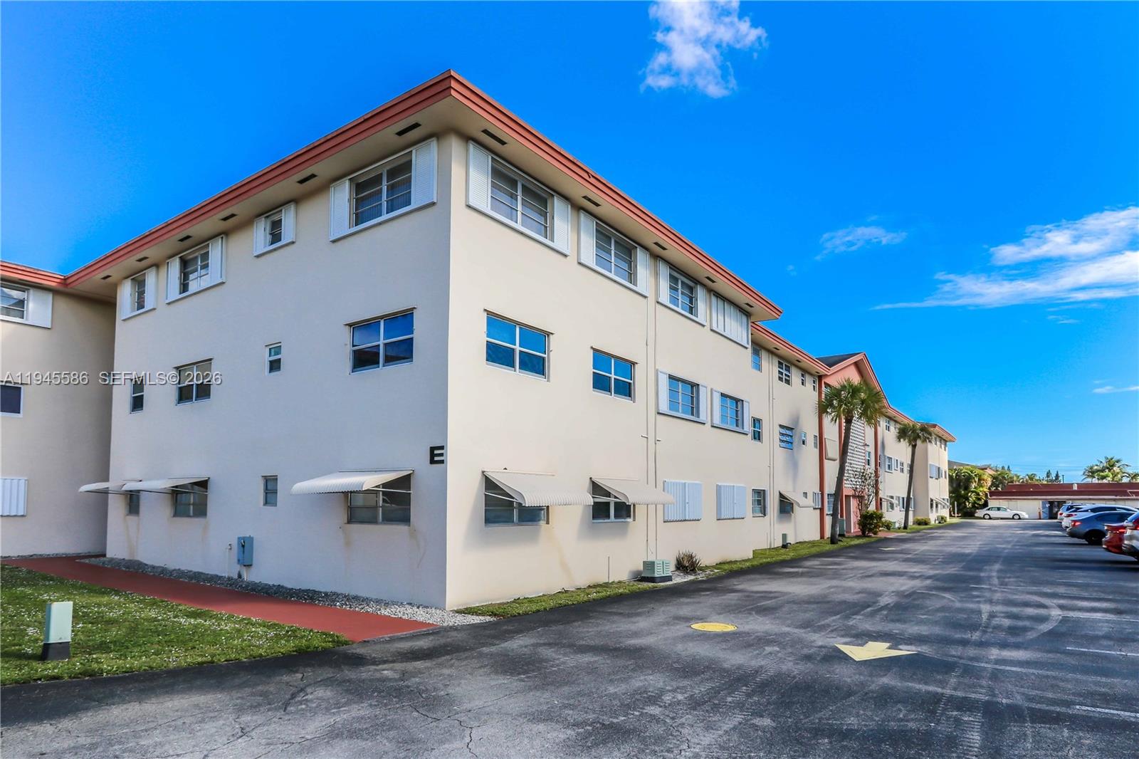 BEVERLY HILLS CONDO NUMBE - Residential