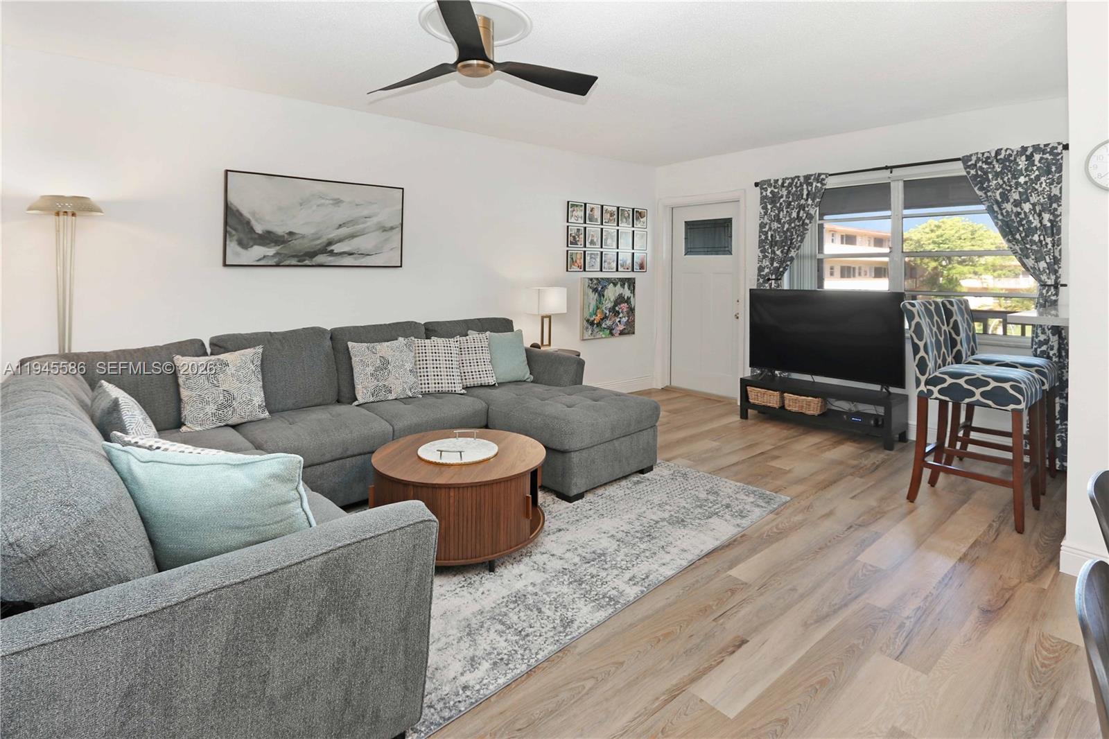 BEVERLY HILLS CONDO NUMBE - Residential