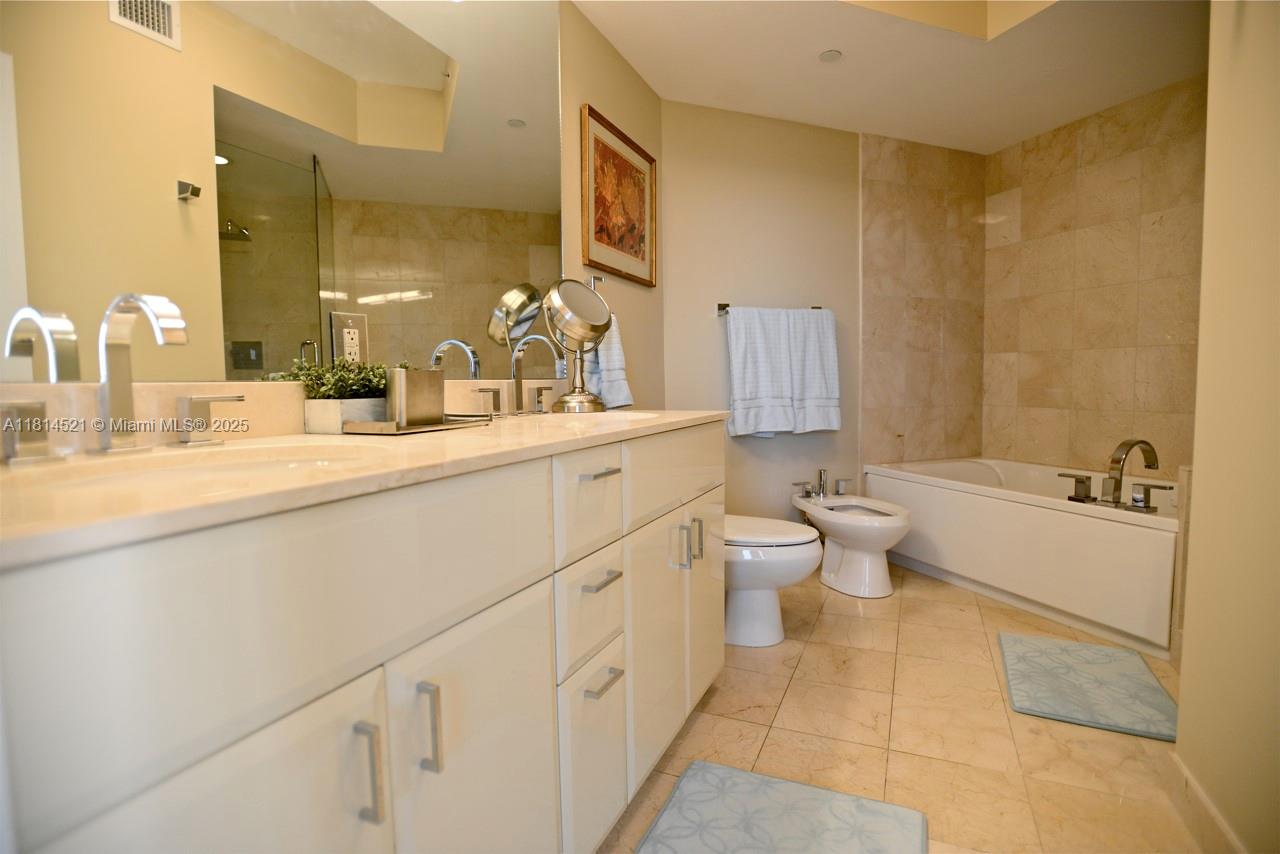 AKOYA CONDO - Residential Lease