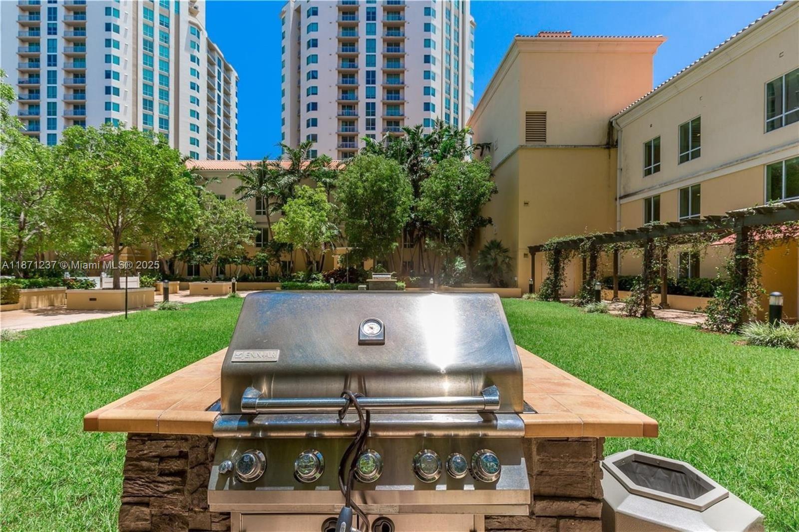 TOSCANO CONDO - Residential