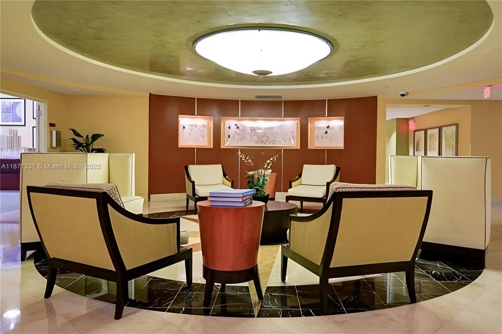 TOSCANO CONDO - Residential