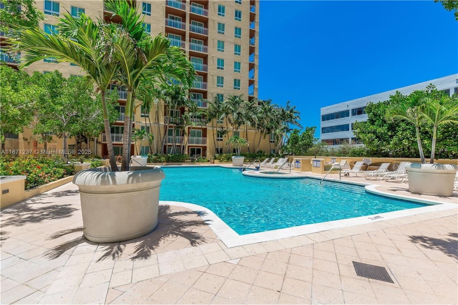 TOSCANO CONDO - Residential