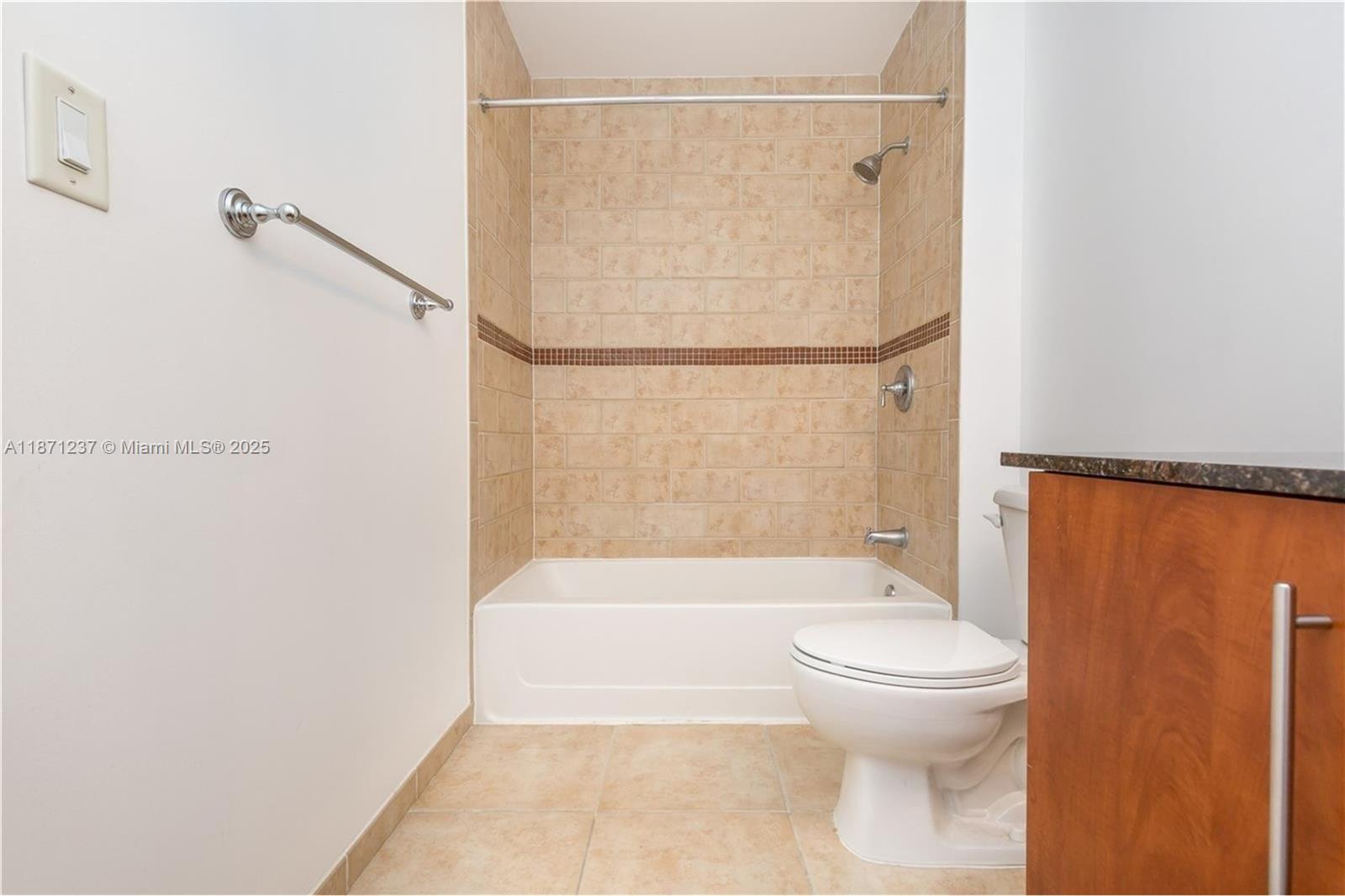 TOSCANO CONDO - Residential