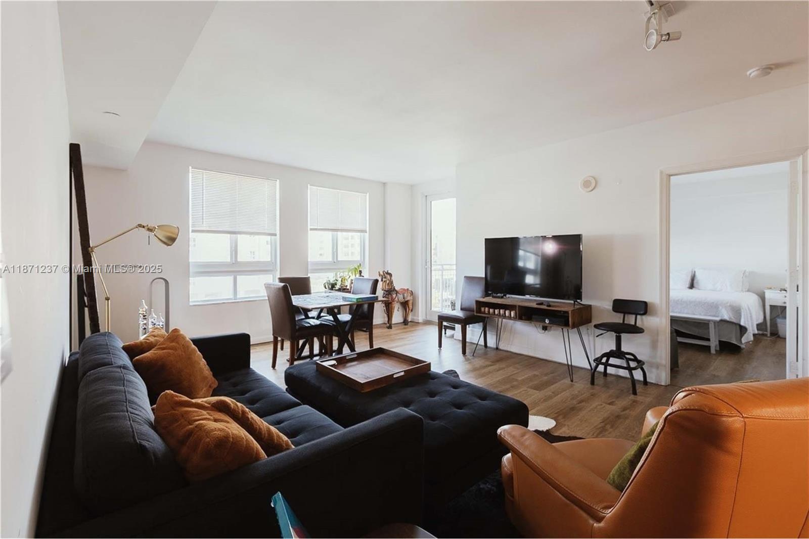 TOSCANO CONDO - Residential