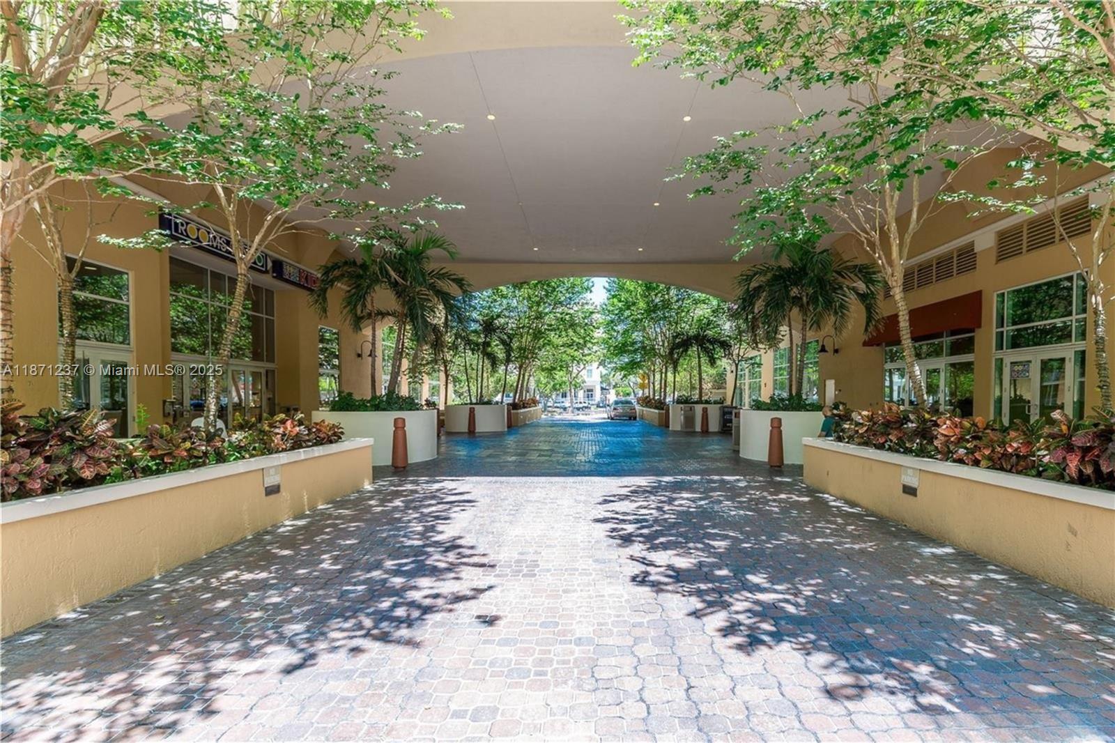 TOSCANO CONDO - Residential