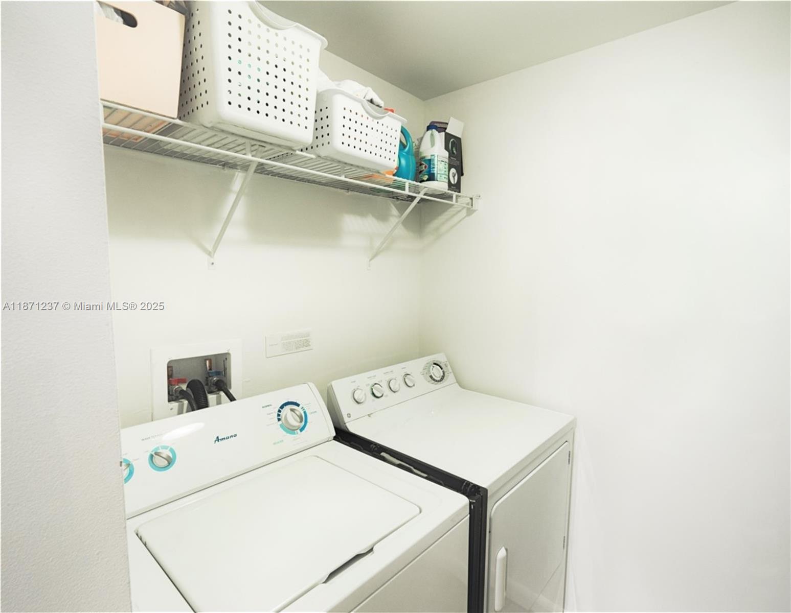 TOSCANO CONDO - Residential