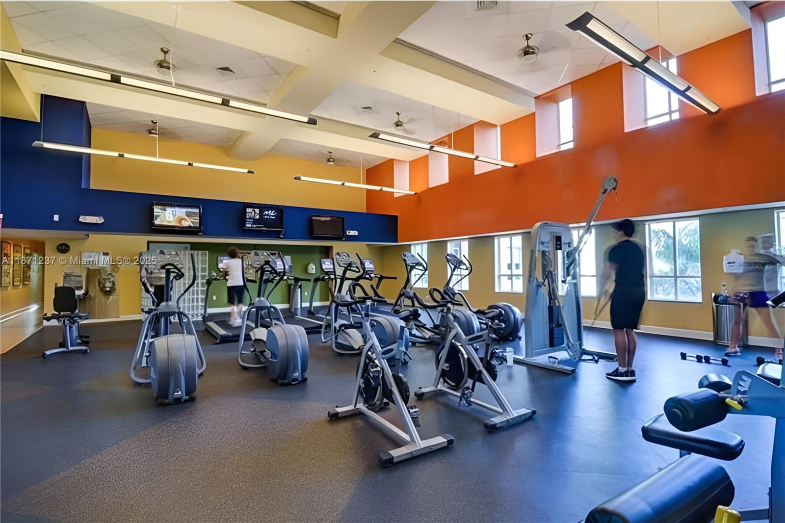 TOSCANO CONDO - Residential