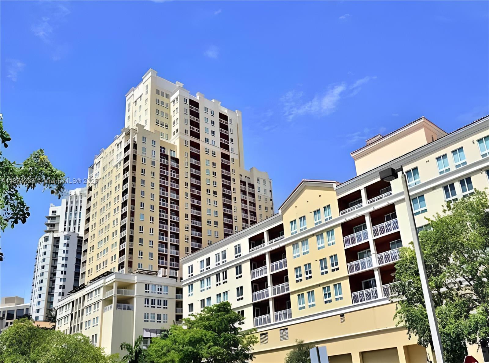 TOSCANO CONDO - Residential